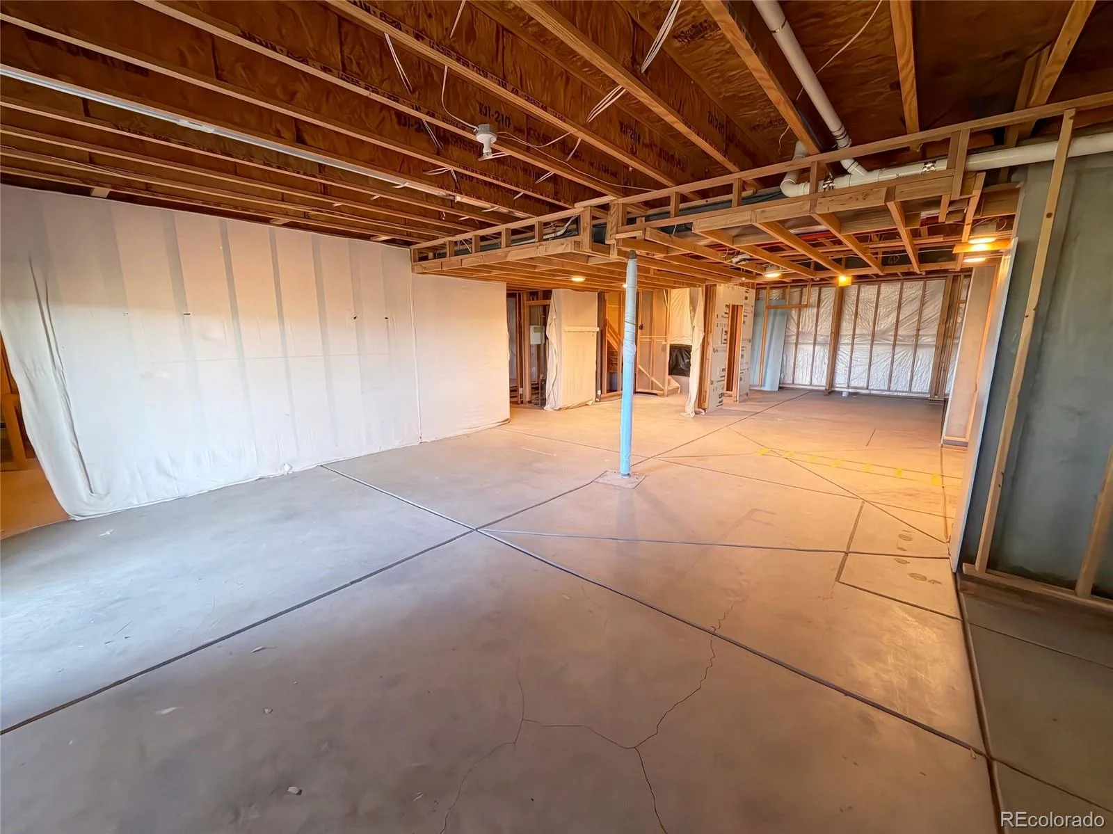5406 S Fultondale Way Aurora CO 80016 | MLS #REC6730176 09282026235300 1600 44