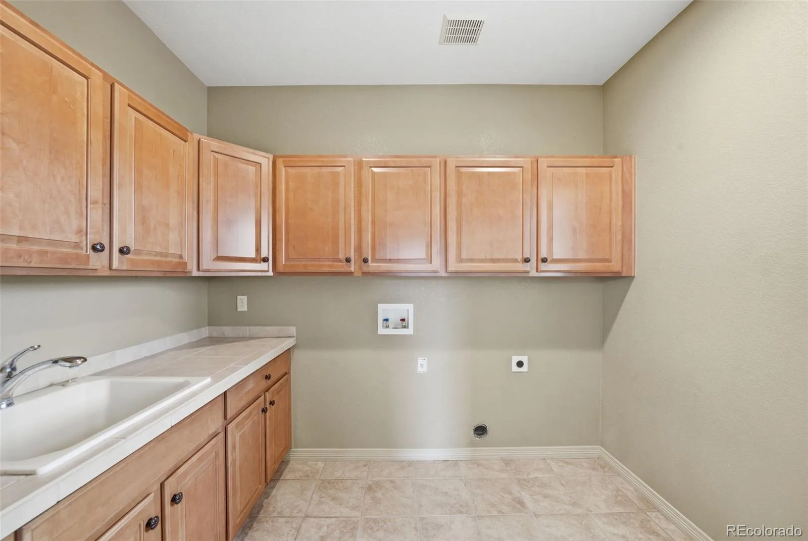 10977 Glengate Circle Highlands Ranch CO 80130 MLS #REC6736269 06272026052738 1600 36
