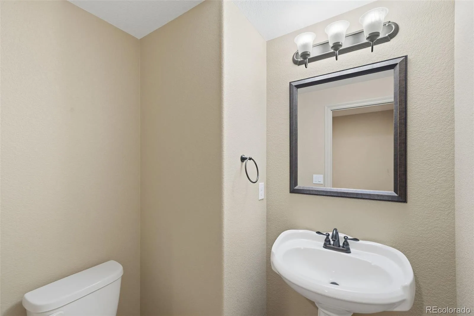 10977 Glengate Circle Highlands Ranch CO 80130 MLS #REC6736269 06272026052738 1600 44