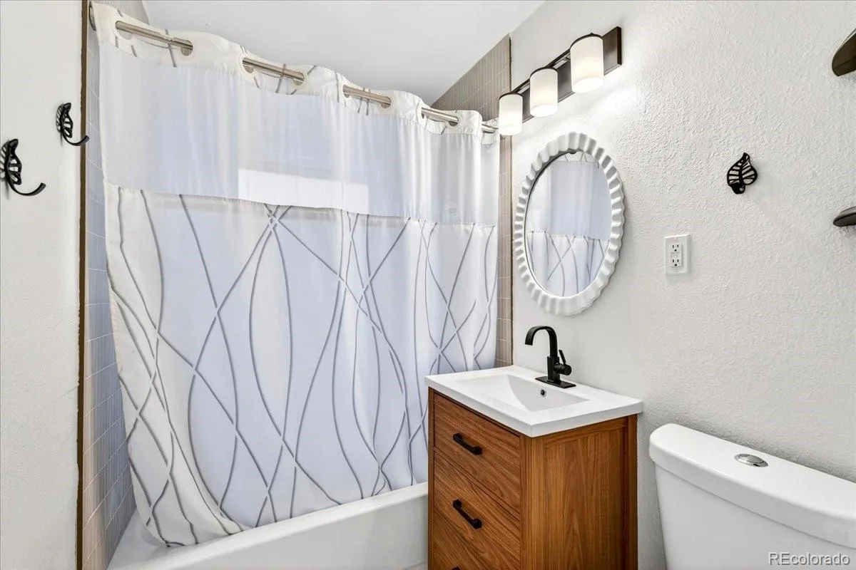 1325 S Winona Court Denver CO 80219 | MLS #REC6738394 08222026151447 1200 7