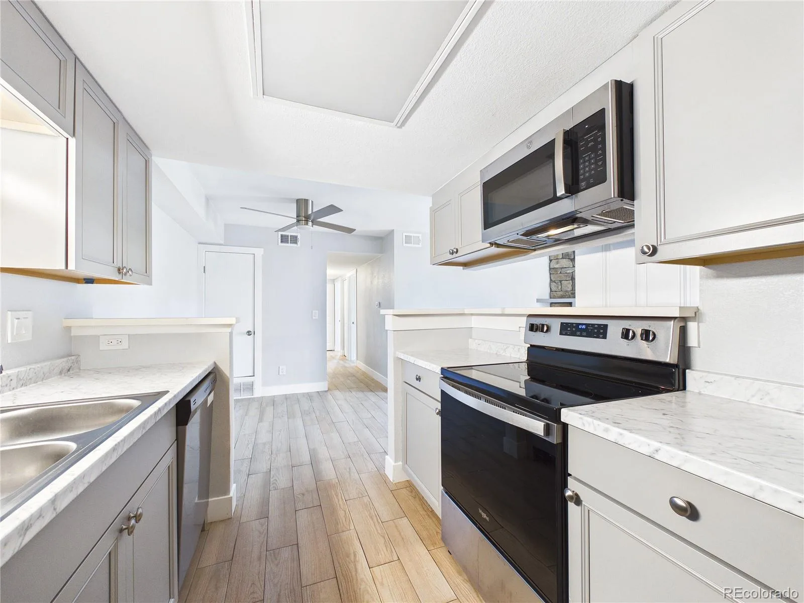 1926 S Vaughn Way #104 Aurora CO 80014 | MLS #REC6739871 09292026232927 1600 11