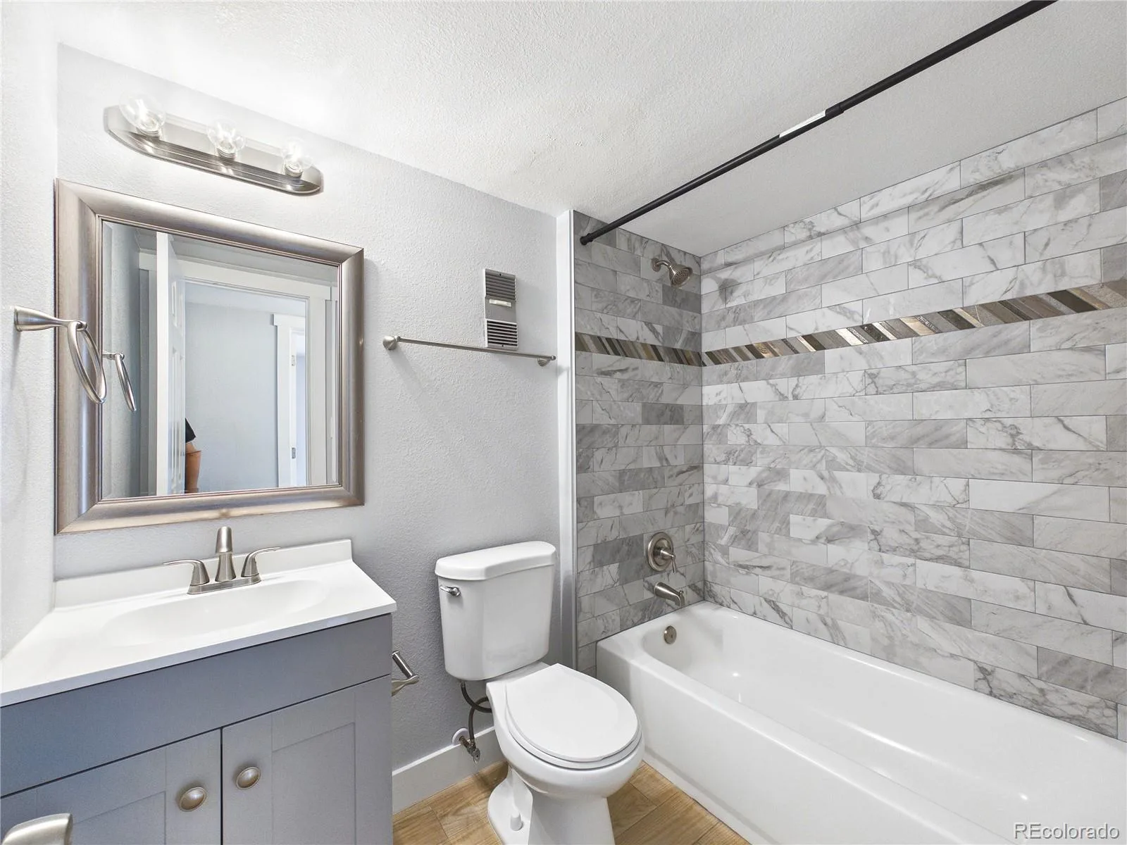 1926 S Vaughn Way #104 Aurora CO 80014 | MLS #REC6739871 09292026232927 1600 13