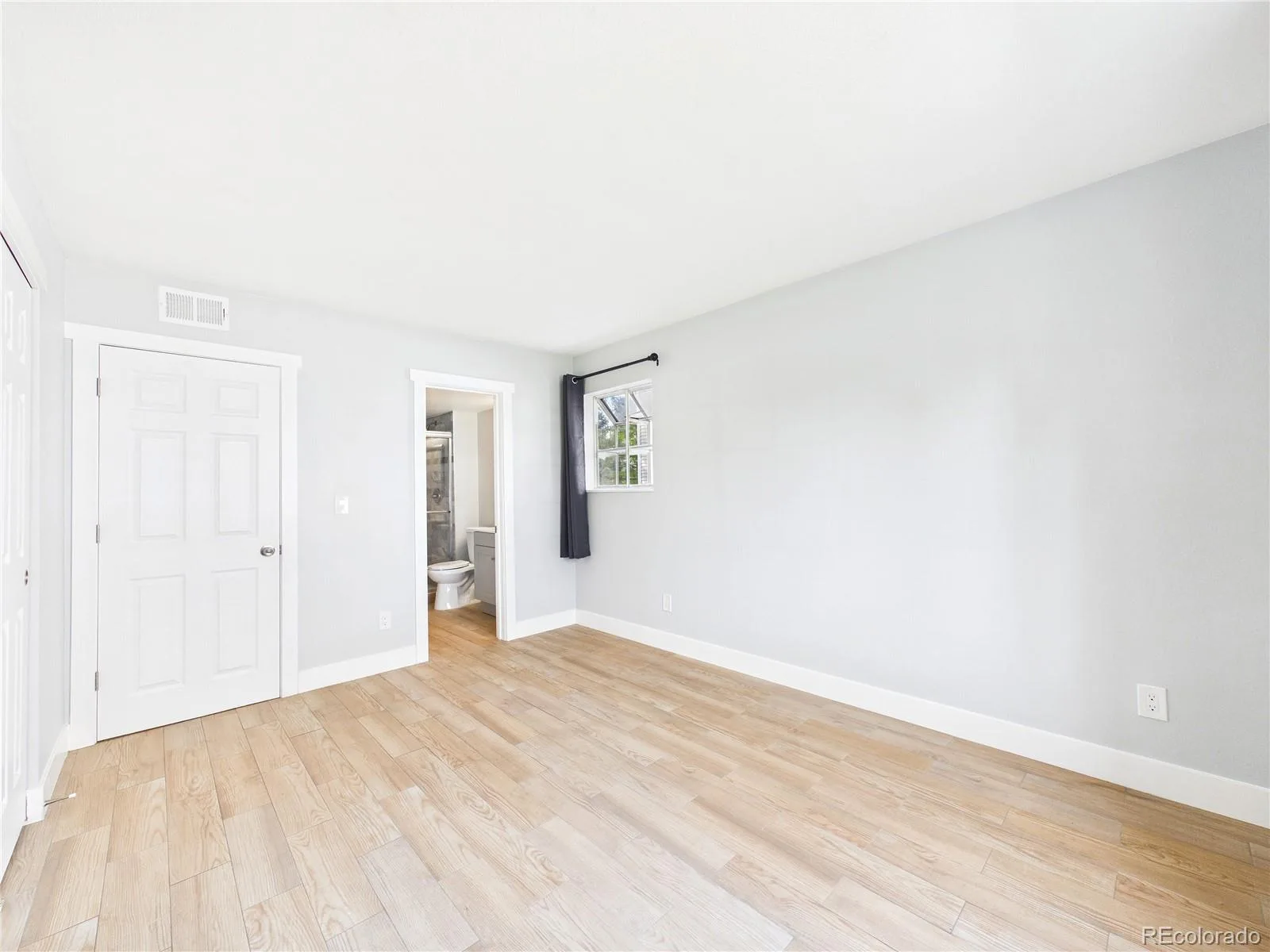 1926 S Vaughn Way #104 Aurora CO 80014 | MLS #REC6739871 09292026232927 1600 21