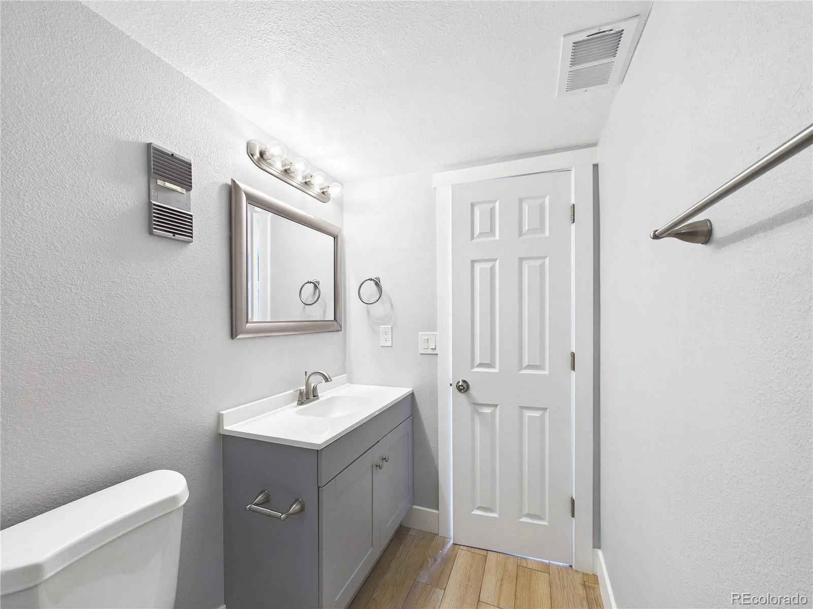 1926 S Vaughn Way #104 Aurora CO 80014 | MLS #REC6739871 09292026232927 1600 23