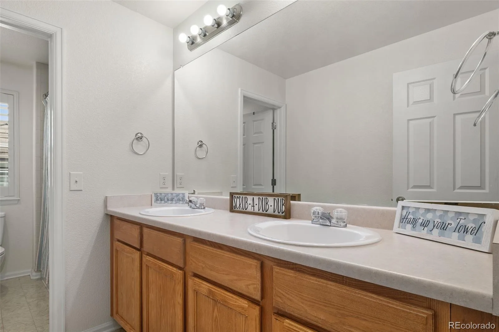 8098 Grady Circle Castle Rock CO 80108 | MLS #REC6747056 07302026183427 1600 28
