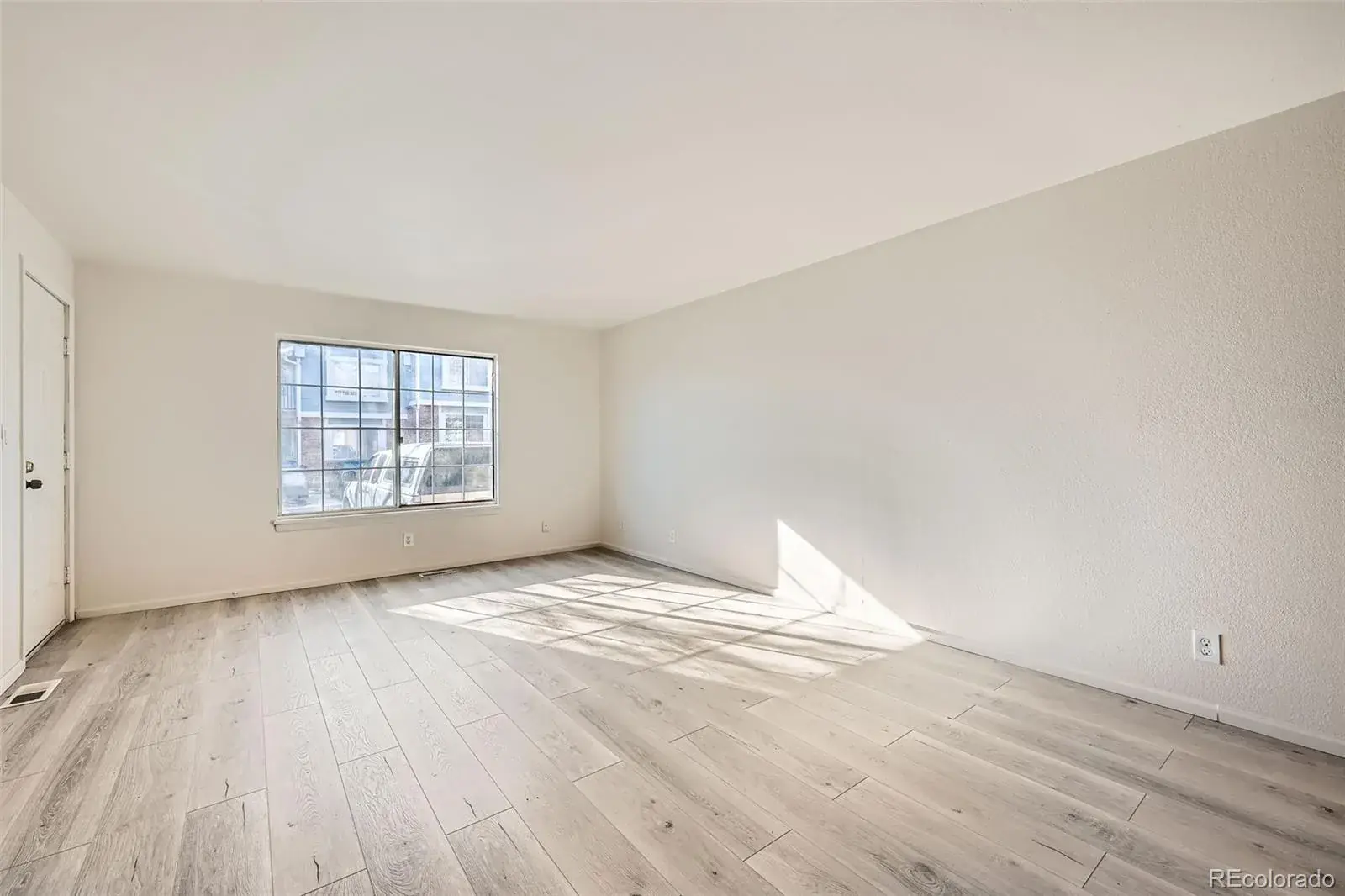 61 S Sable Boulevard #C14 Aurora CO 80012 MLS #REC6747494 11212025150246 1600 4