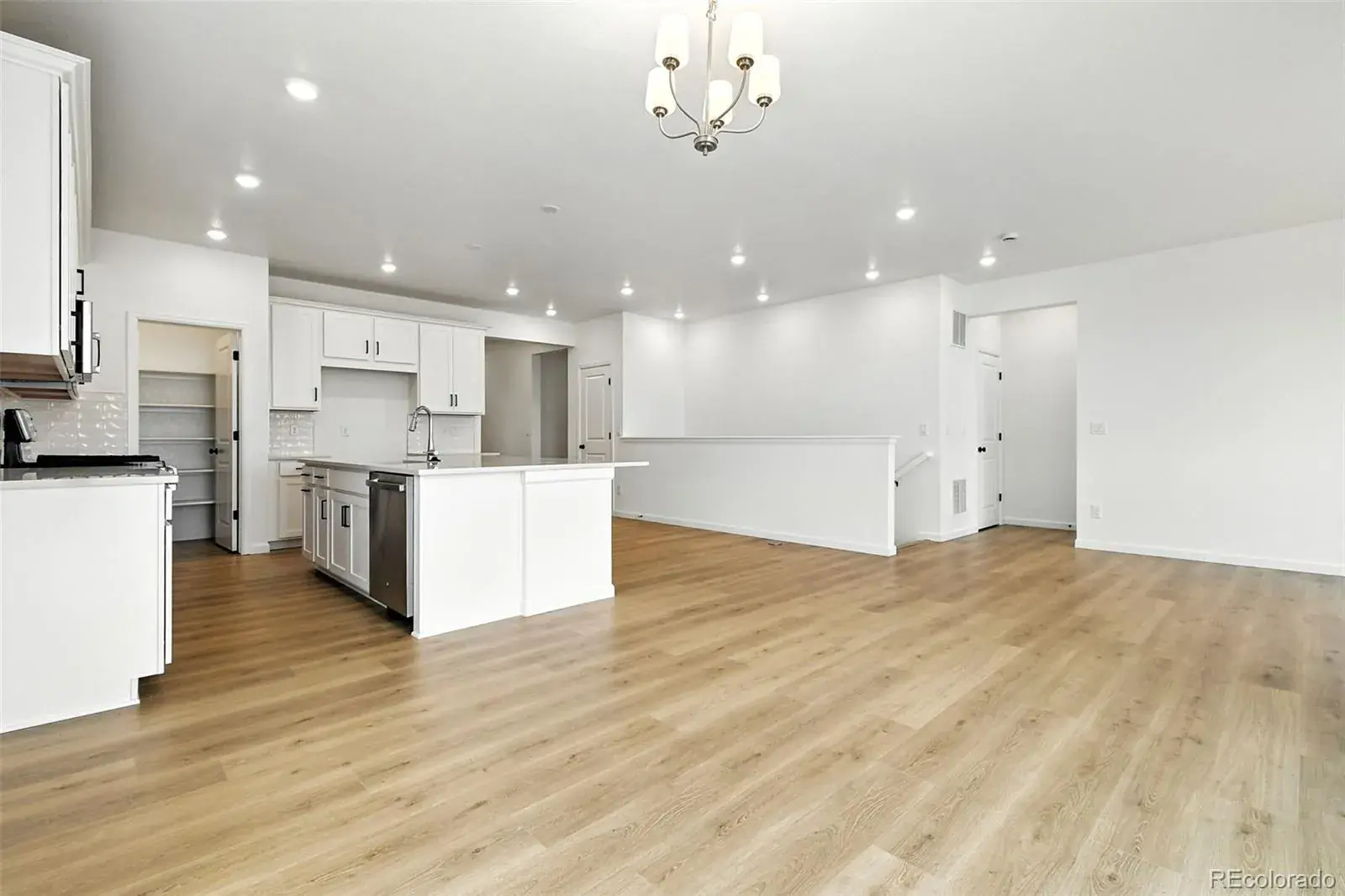 10072025152712 1600 11