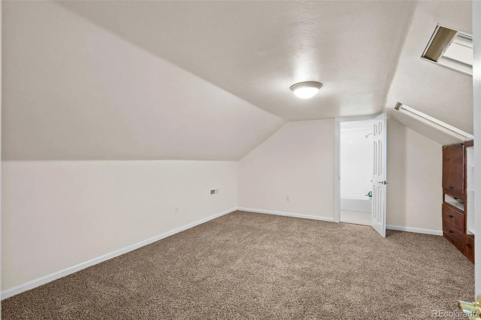 04092026152221 1600 22