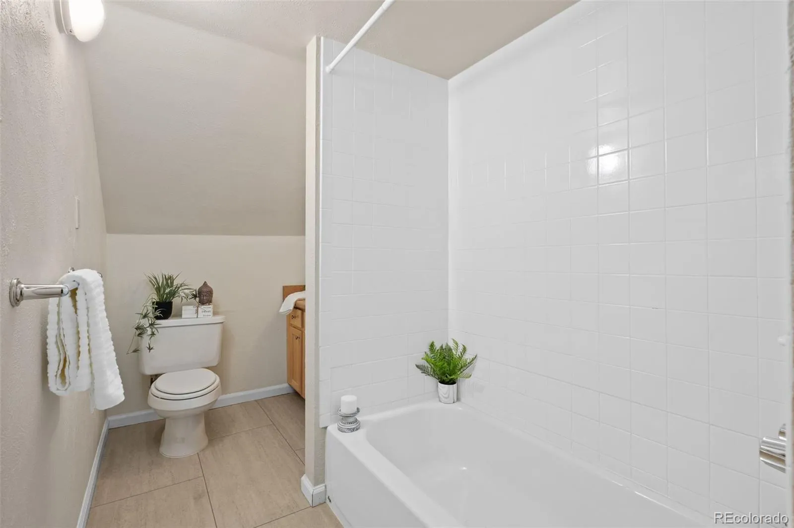 04092026152221 1600 24