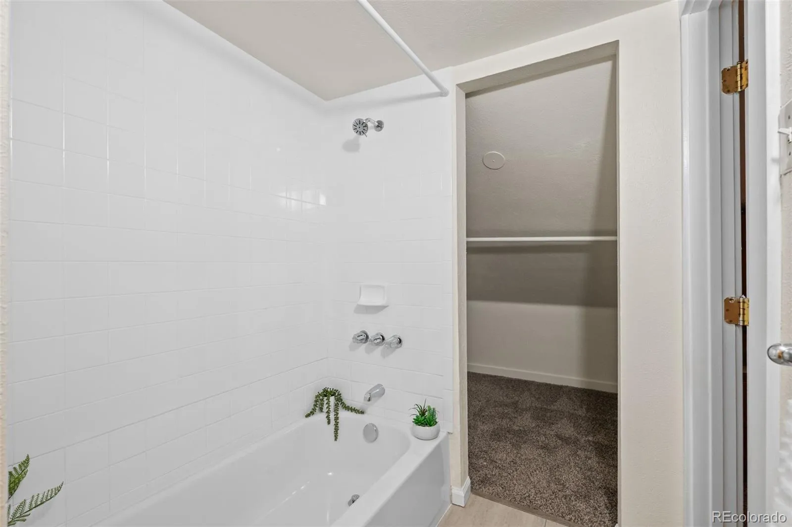 04092026152221 1600 26