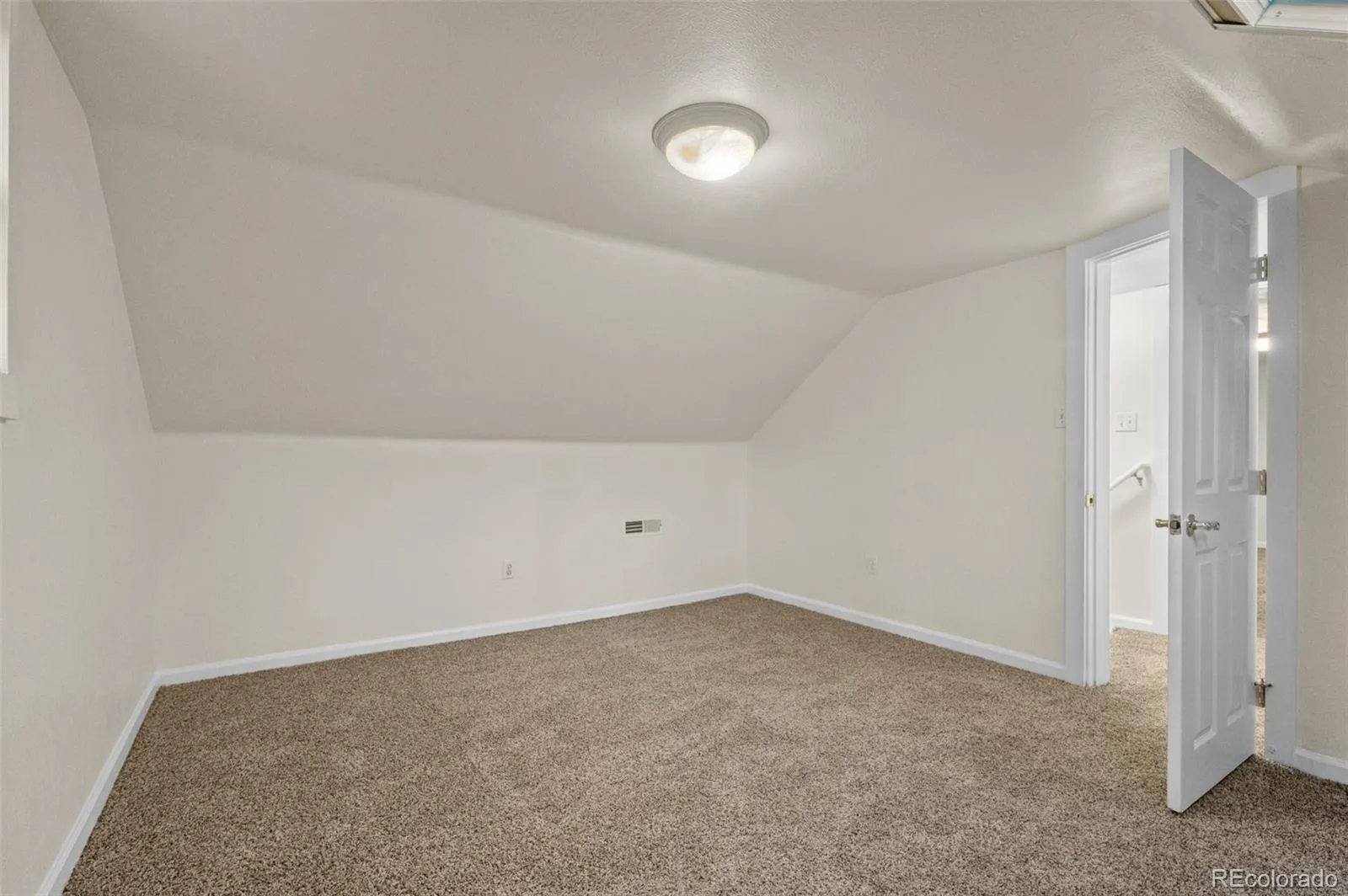 04092026152221 1600 32