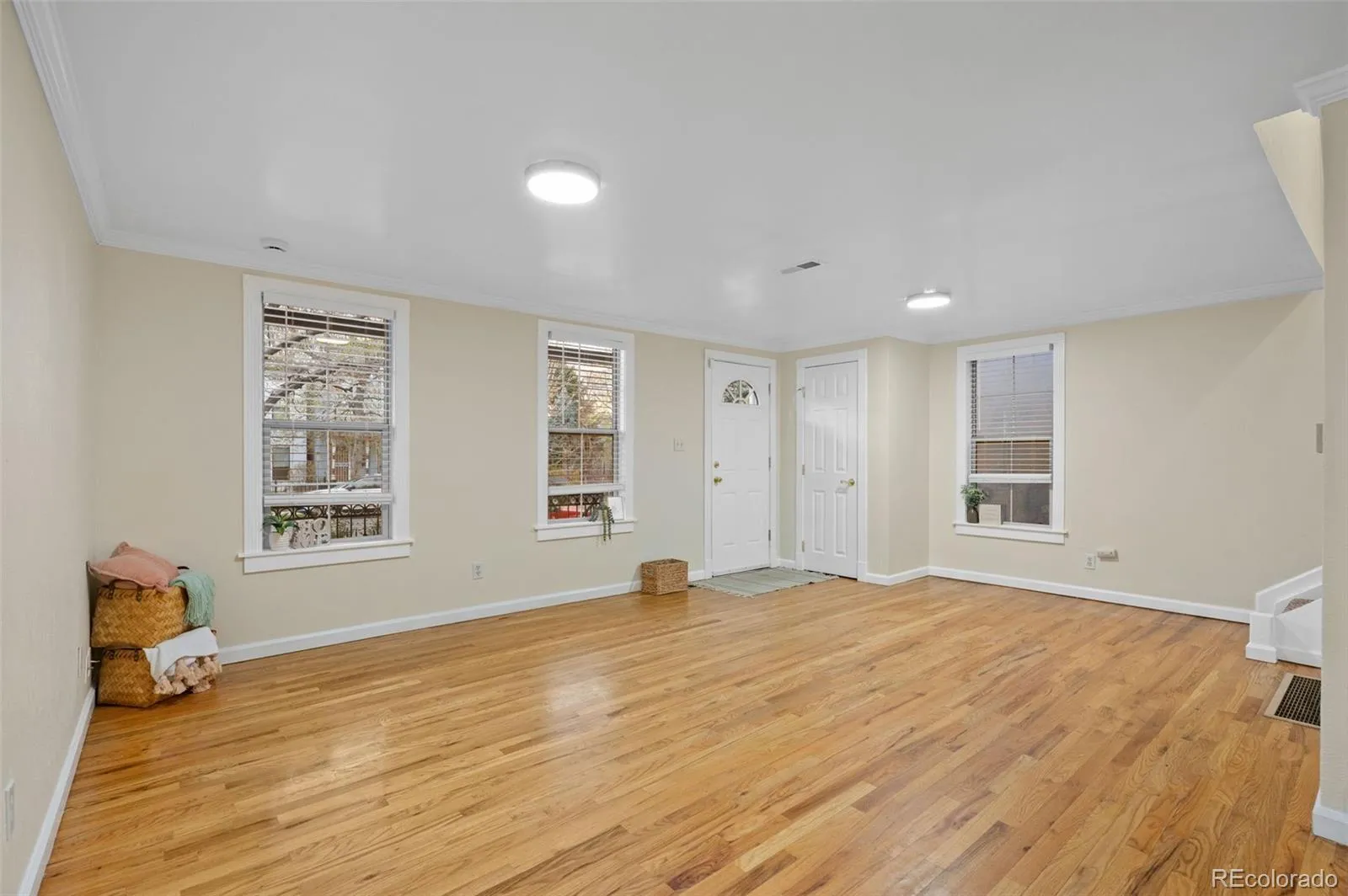 04092026152221 1600 6