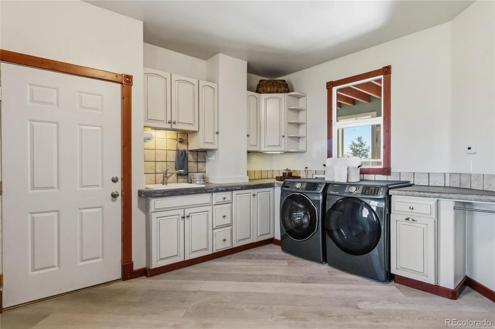 8124 S Ireland Way Aurora CO 80016 MLS #REC6755358 07032026164140 1600 19