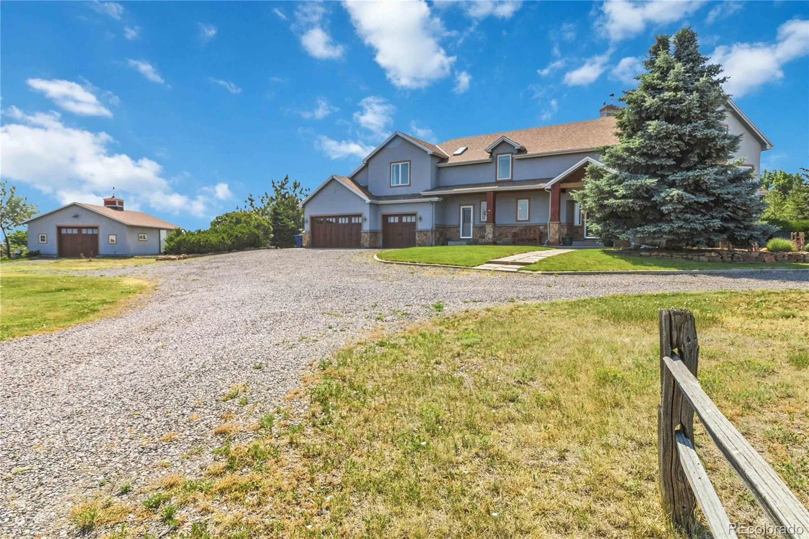 8124 S Ireland Way Aurora CO 80016 MLS #REC6755358 07032026164140 1600 2