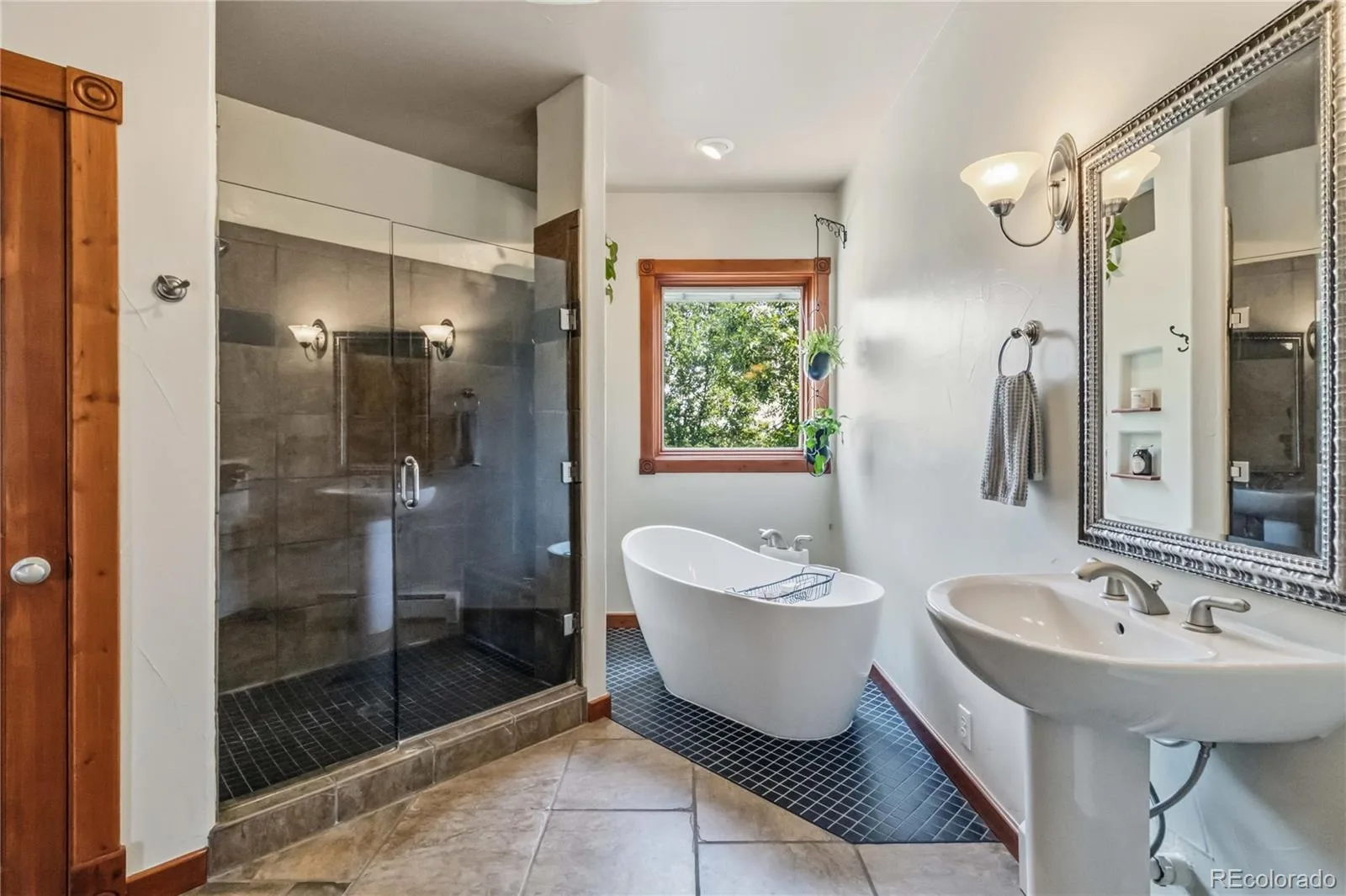 8124 S Ireland Way Aurora CO 80016 MLS #REC6755358 07032026164140 1600 28