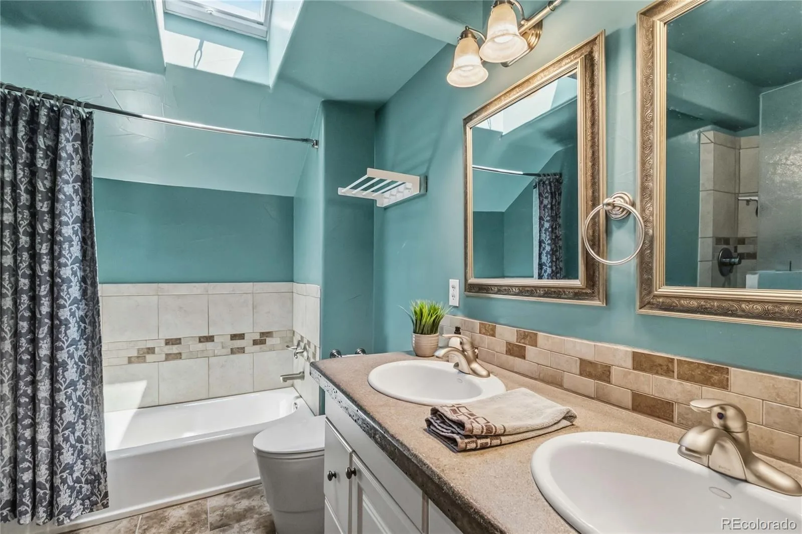 8124 S Ireland Way Aurora CO 80016 MLS #REC6755358 07032026164140 1600 37
