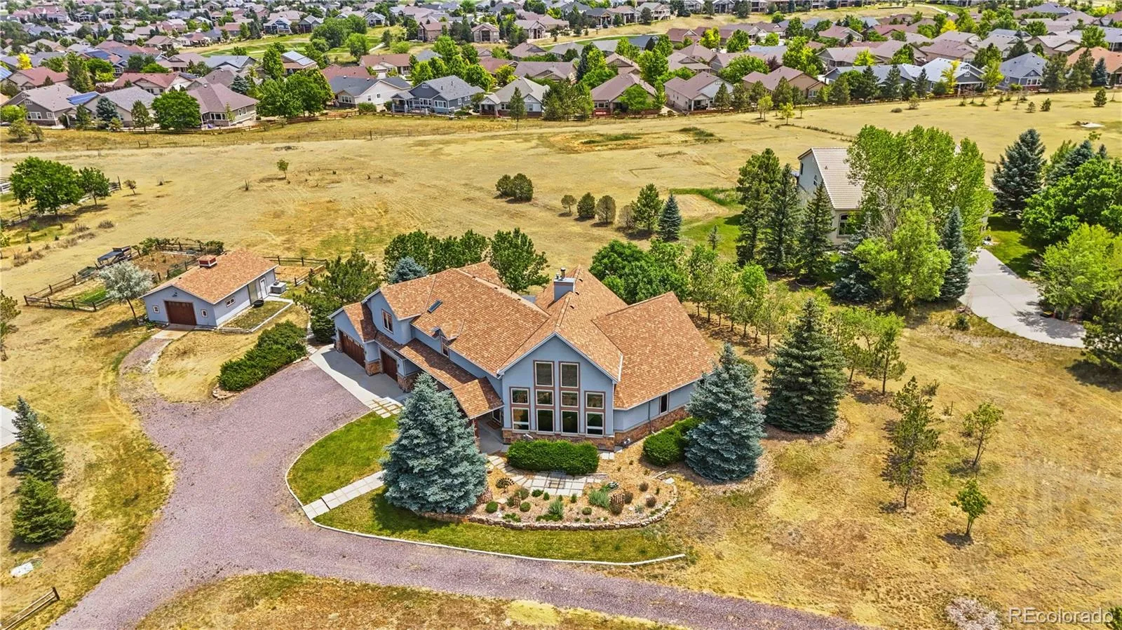 8124 S Ireland Way Aurora CO 80016 MLS #REC6755358 07032026164140 1600 44
