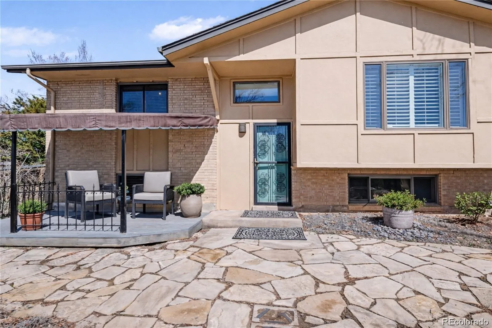 8095 E Lehigh Avenue Denver CO 80237 MLS #REC6758970 04232026192230 1600 18