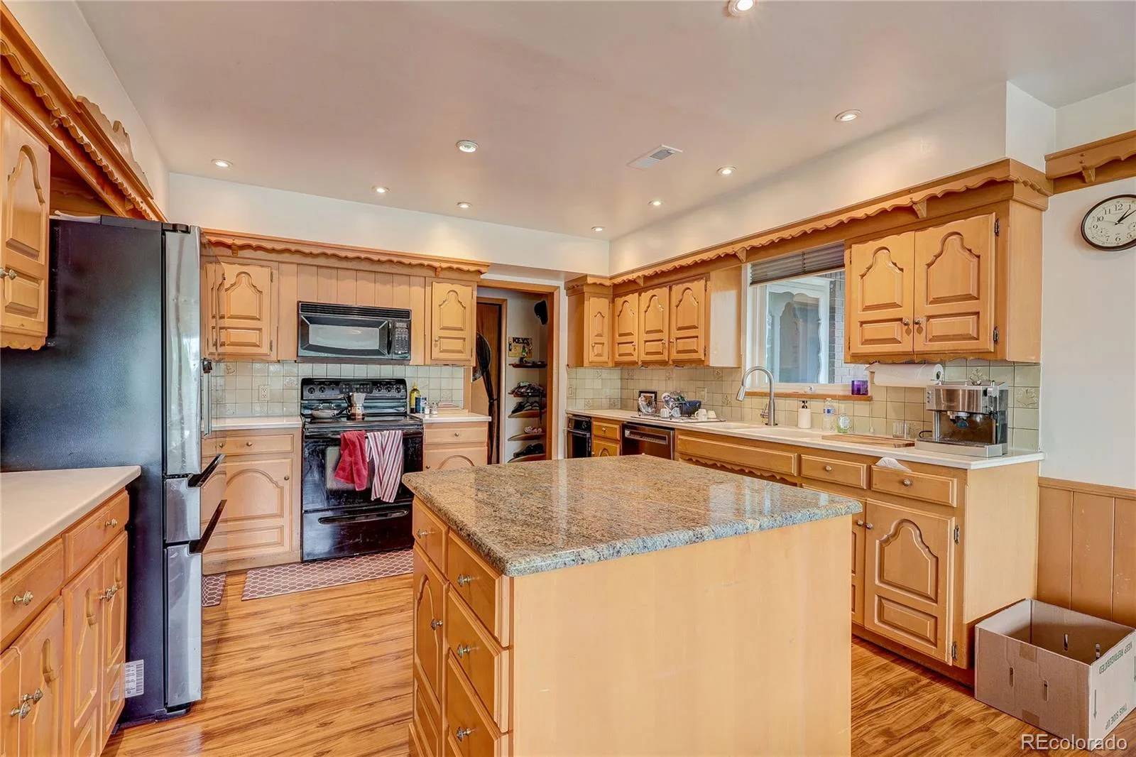 10950 W 71st Place Arvada CO 80004 MLS #REC6760154 06102026213244 1600 9