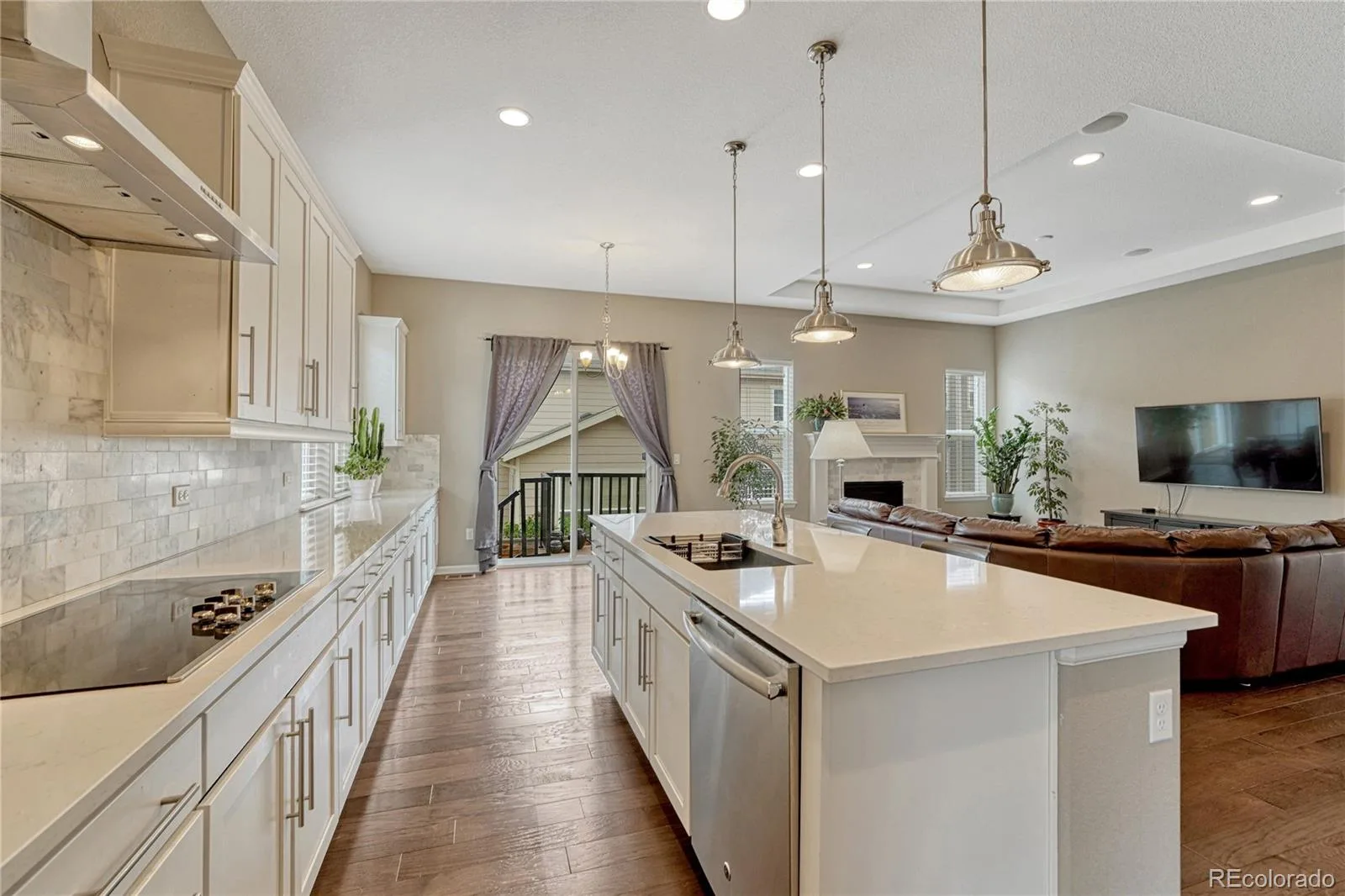 681 E Dry Creek Circle Littleton CO 80122 MLS #REC6760763 06032026004333 1600 11