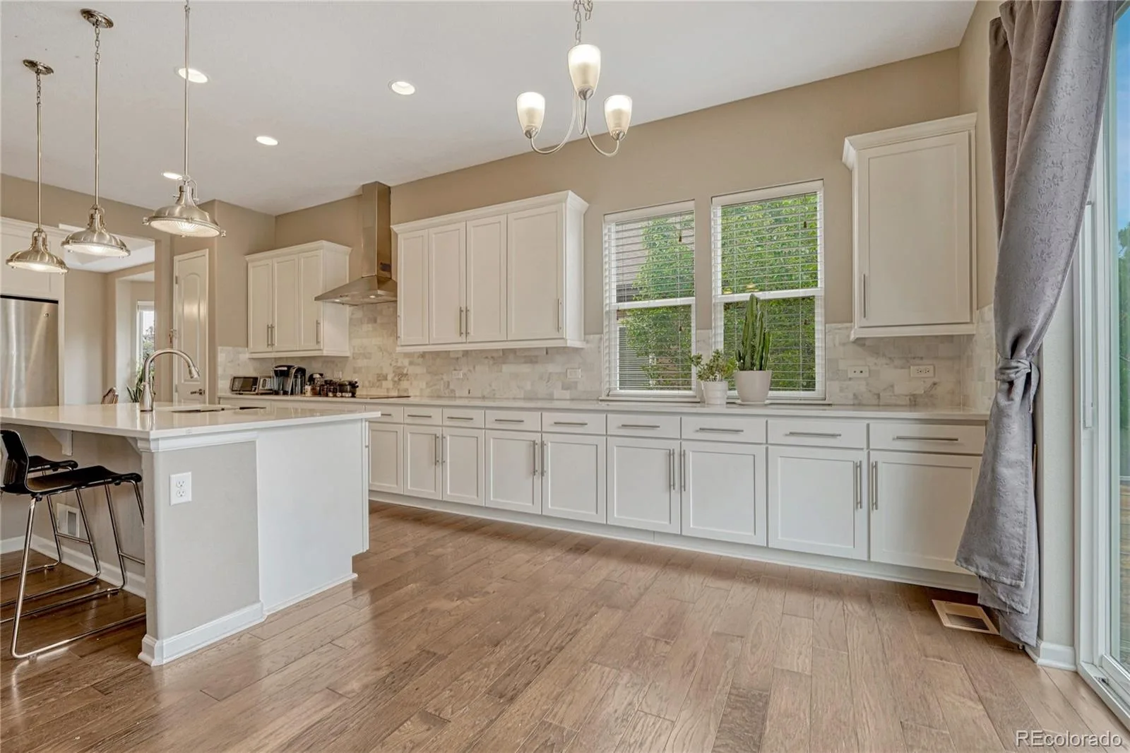 681 E Dry Creek Circle Littleton CO 80122 MLS #REC6760763 06032026004333 1600 14
