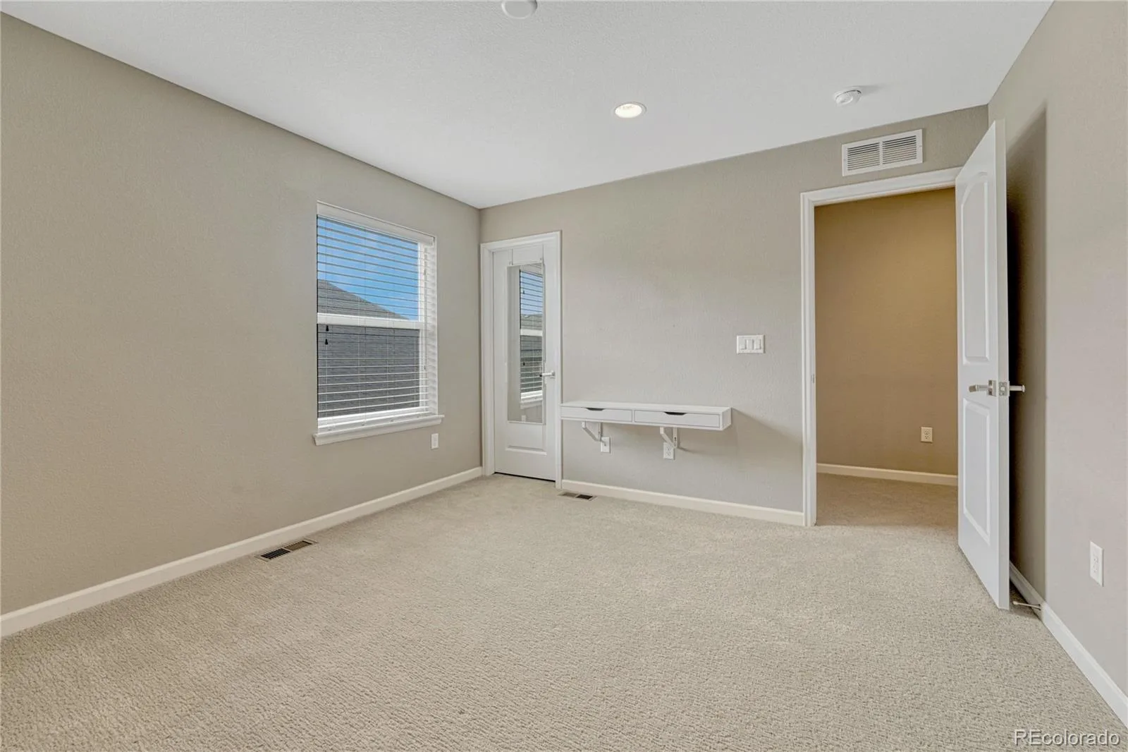 681 E Dry Creek Circle Littleton CO 80122 MLS #REC6760763 06032026004333 1600 30
