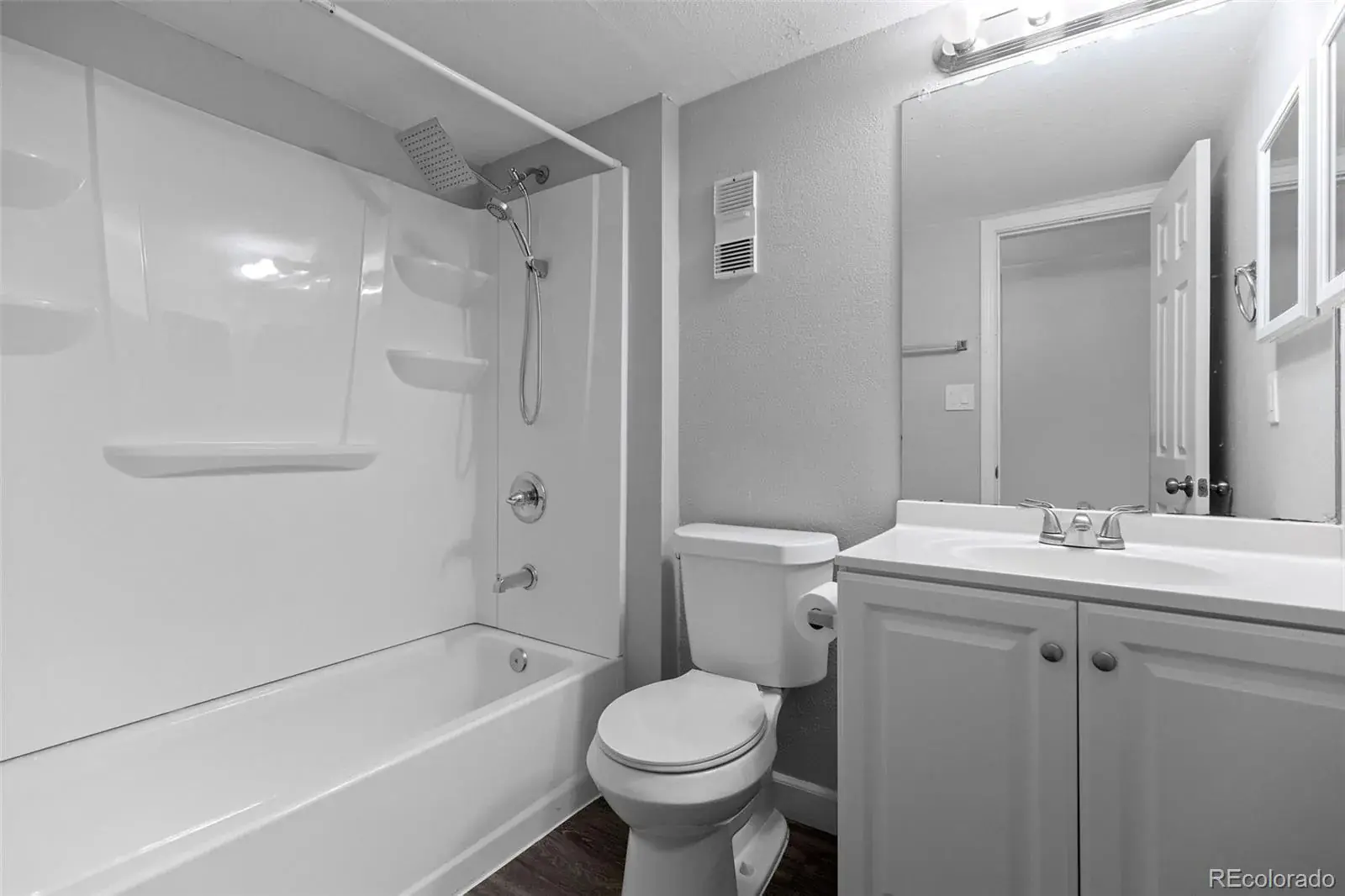 13290 E Jewell Avenue #103 Aurora CO 80012 MLS #REC6761305 01222026020310 1600 19