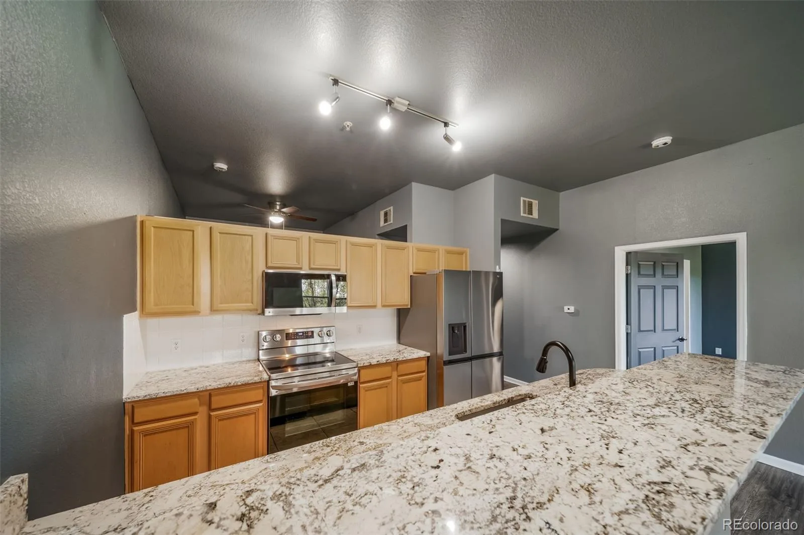 15475 Andrews Drive #305 Denver CO 80239 | MLS #REC6762291 06122026201727 1600 11