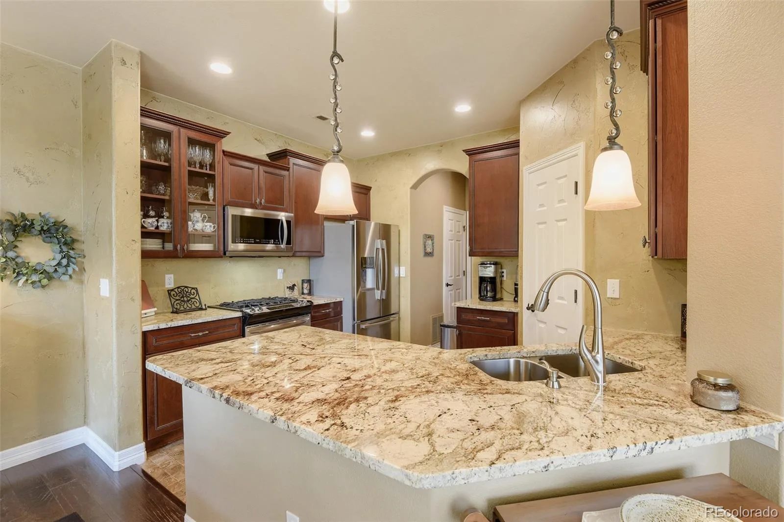 10122 Bluffmont Lane Lone Tree CO 80124 | MLS #REC6763198 07092026011541 1600 16