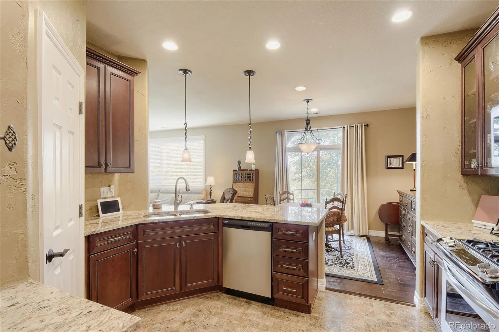 10122 Bluffmont Lane Lone Tree CO 80124 | MLS #REC6763198 07092026011541 1600 18