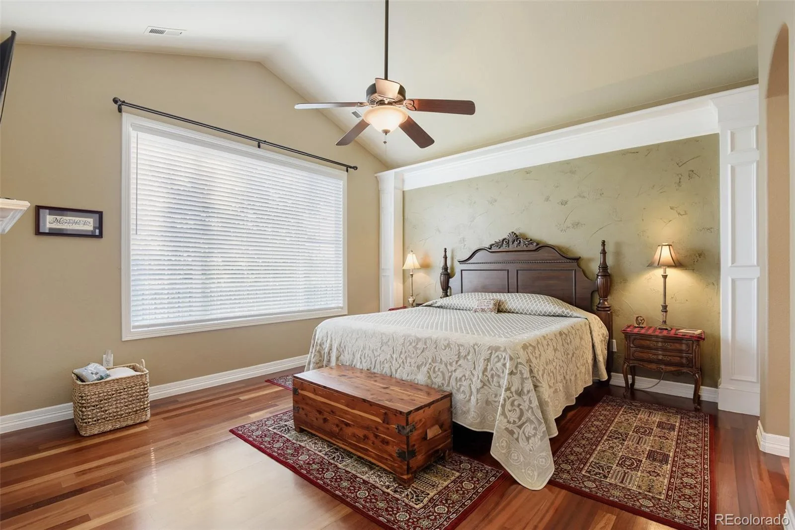10122 Bluffmont Lane Lone Tree CO 80124 | MLS #REC6763198 07092026011541 1600 22