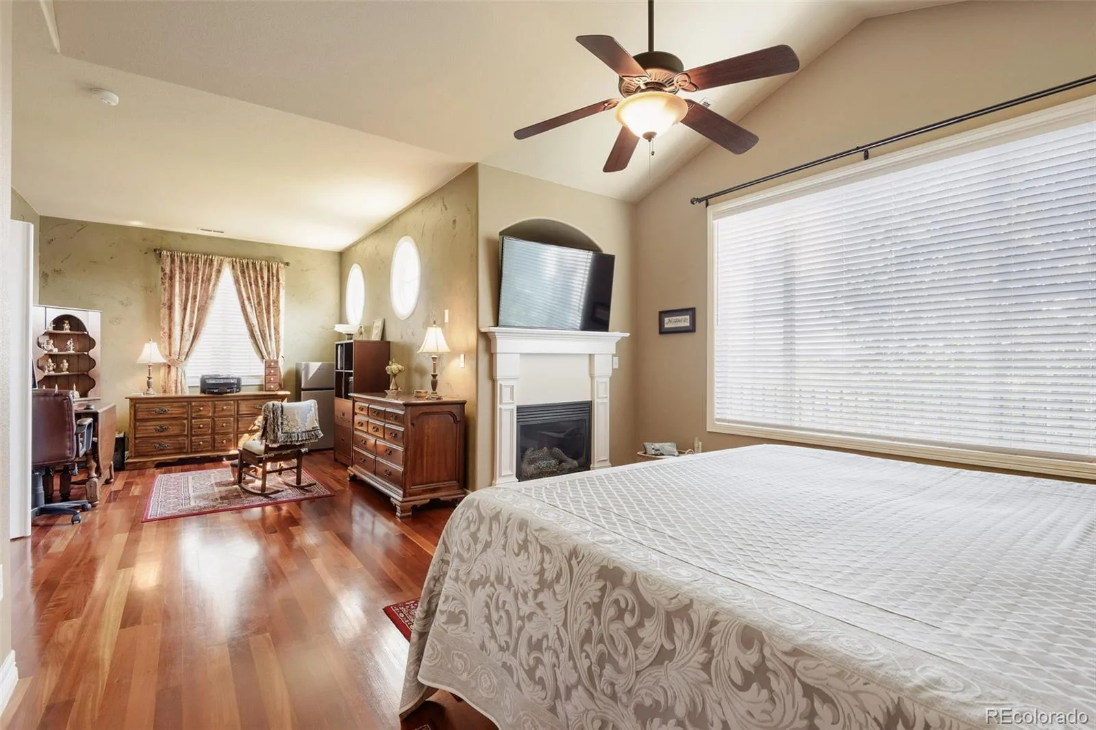 10122 Bluffmont Lane Lone Tree CO 80124 | MLS #REC6763198 07092026011541 1600 23