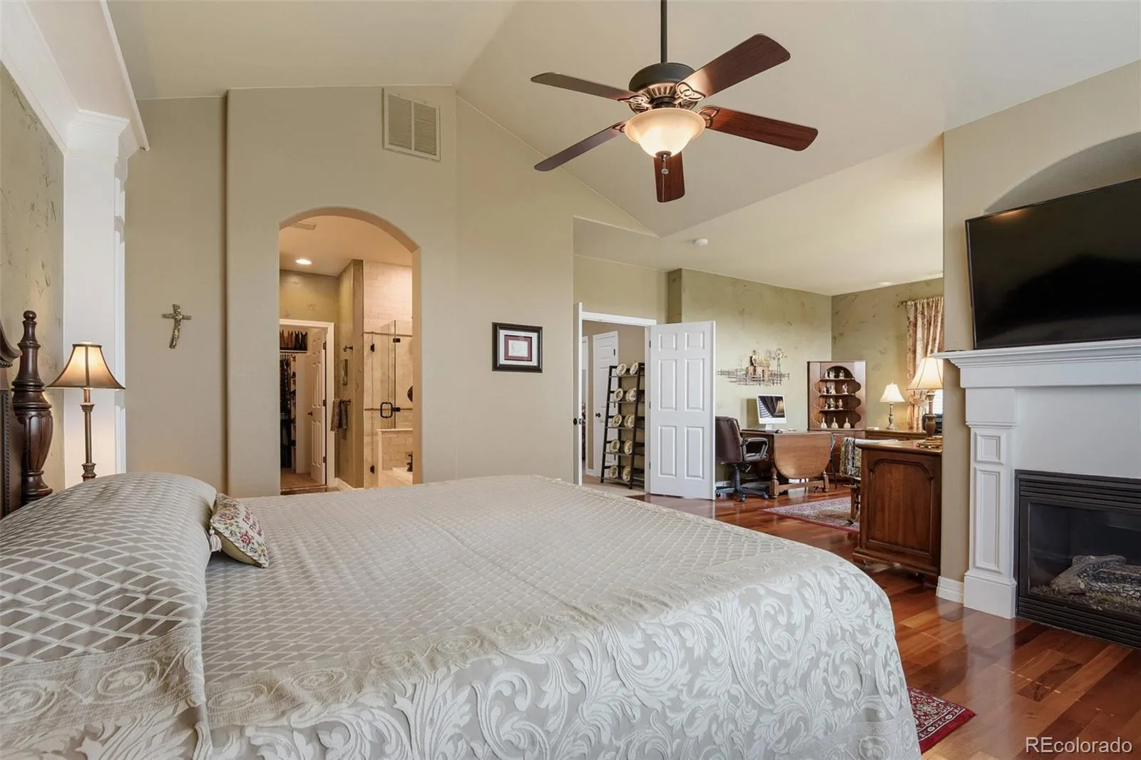 10122 Bluffmont Lane Lone Tree CO 80124 | MLS #REC6763198 07092026011541 1600 25