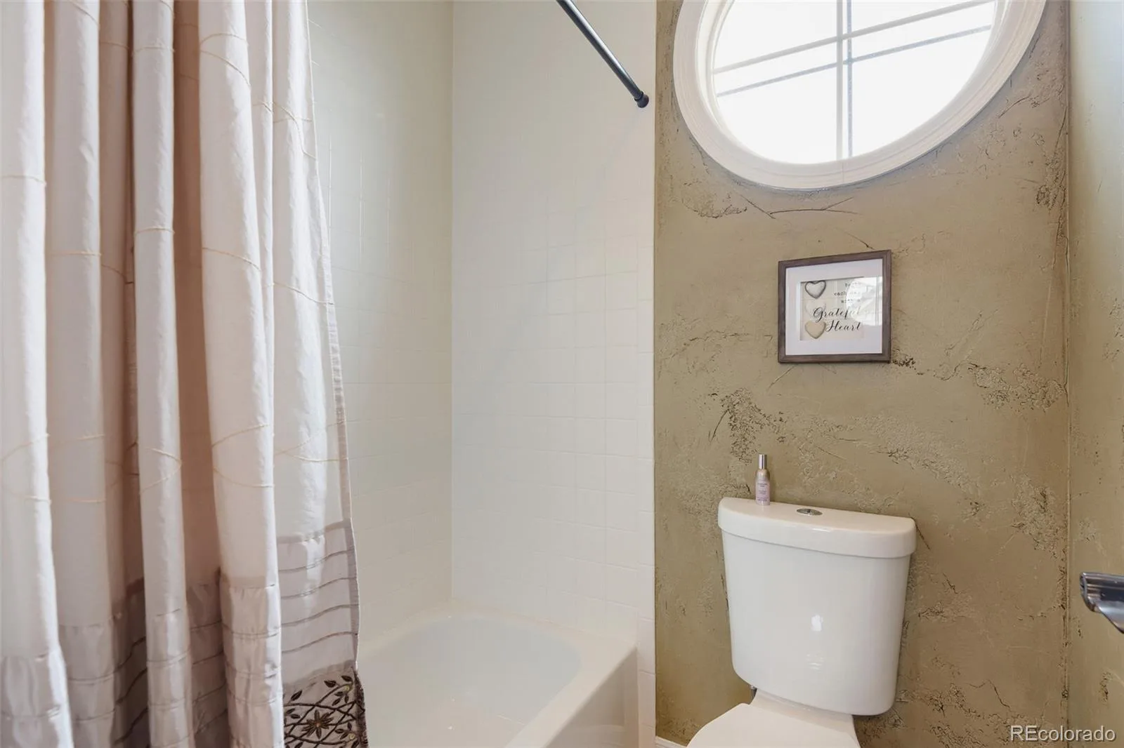 10122 Bluffmont Lane Lone Tree CO 80124 | MLS #REC6763198 07092026011541 1600 34
