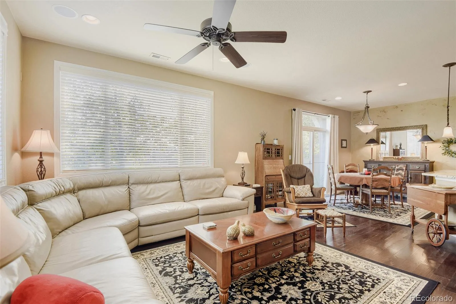 10122 Bluffmont Lane Lone Tree CO 80124 | MLS #REC6763198 07092026011541 1600 8
