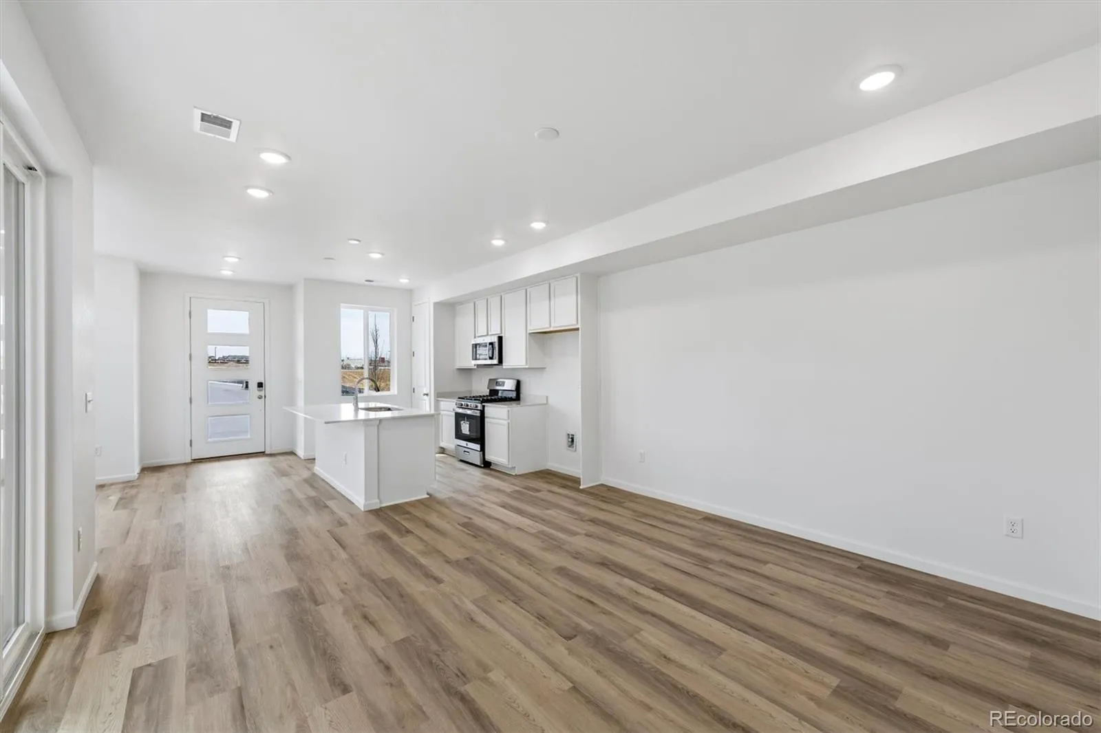 21351 E 67th Avenue Aurora CO 80019 MLS #REC6764958 04132026180929 1600 10