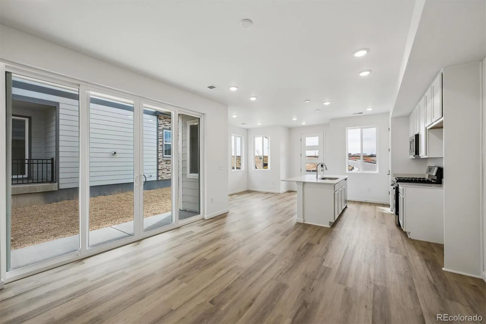 21351 E 67th Avenue Aurora CO 80019 MLS #REC6764958 04132026180929 1600 11