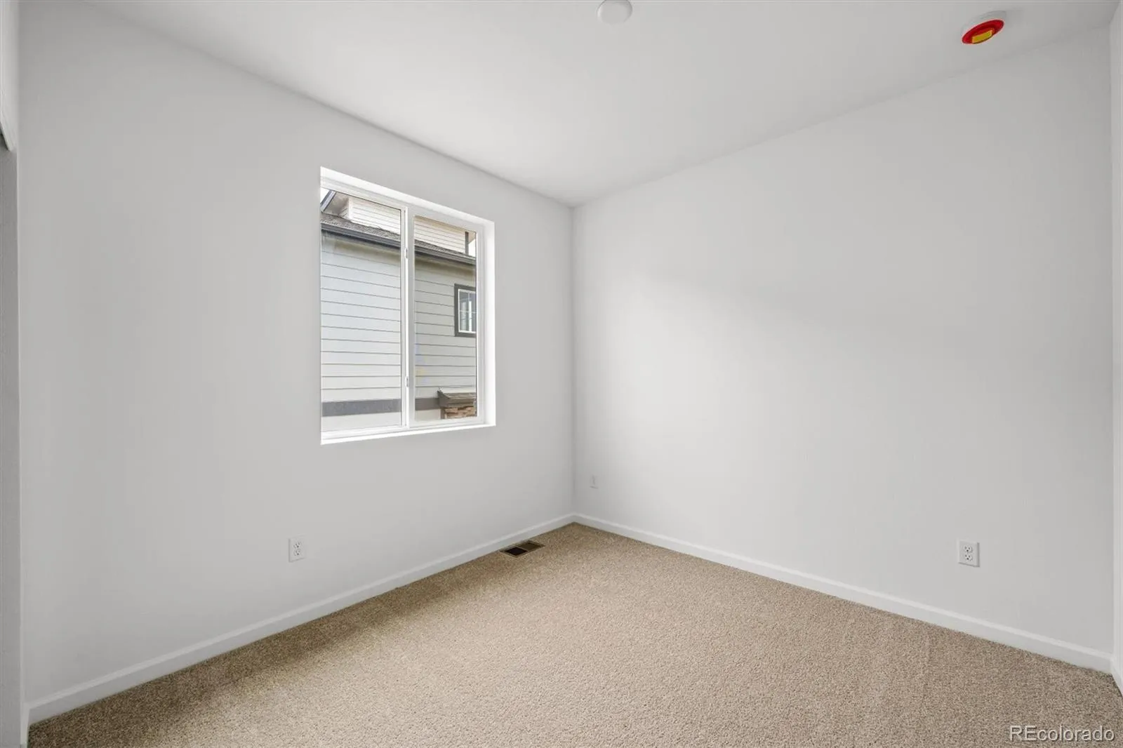21351 E 67th Avenue Aurora CO 80019 MLS #REC6764958 04132026180929 1600 14