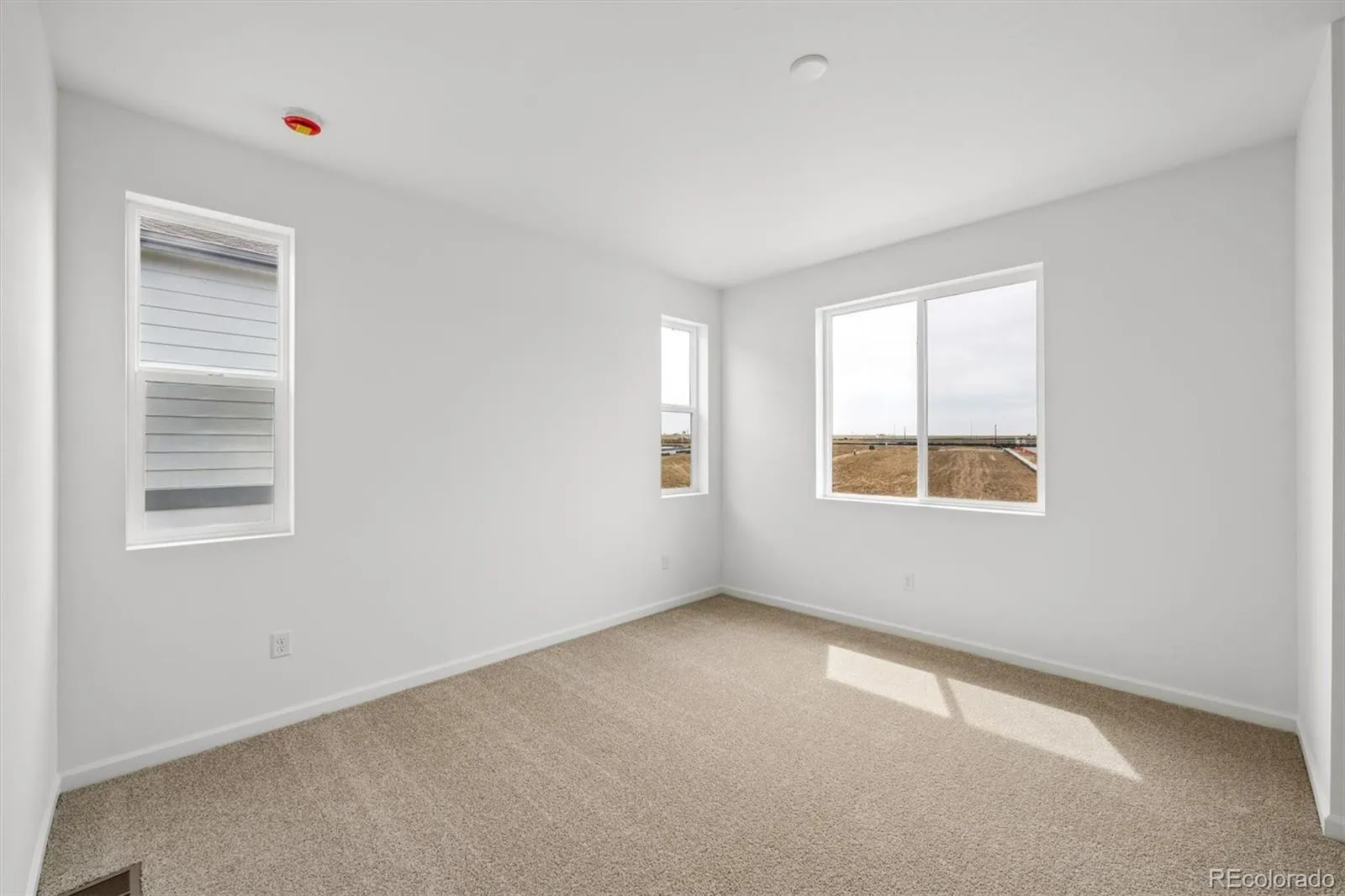 21351 E 67th Avenue Aurora CO 80019 MLS #REC6764958 04132026180929 1600 15