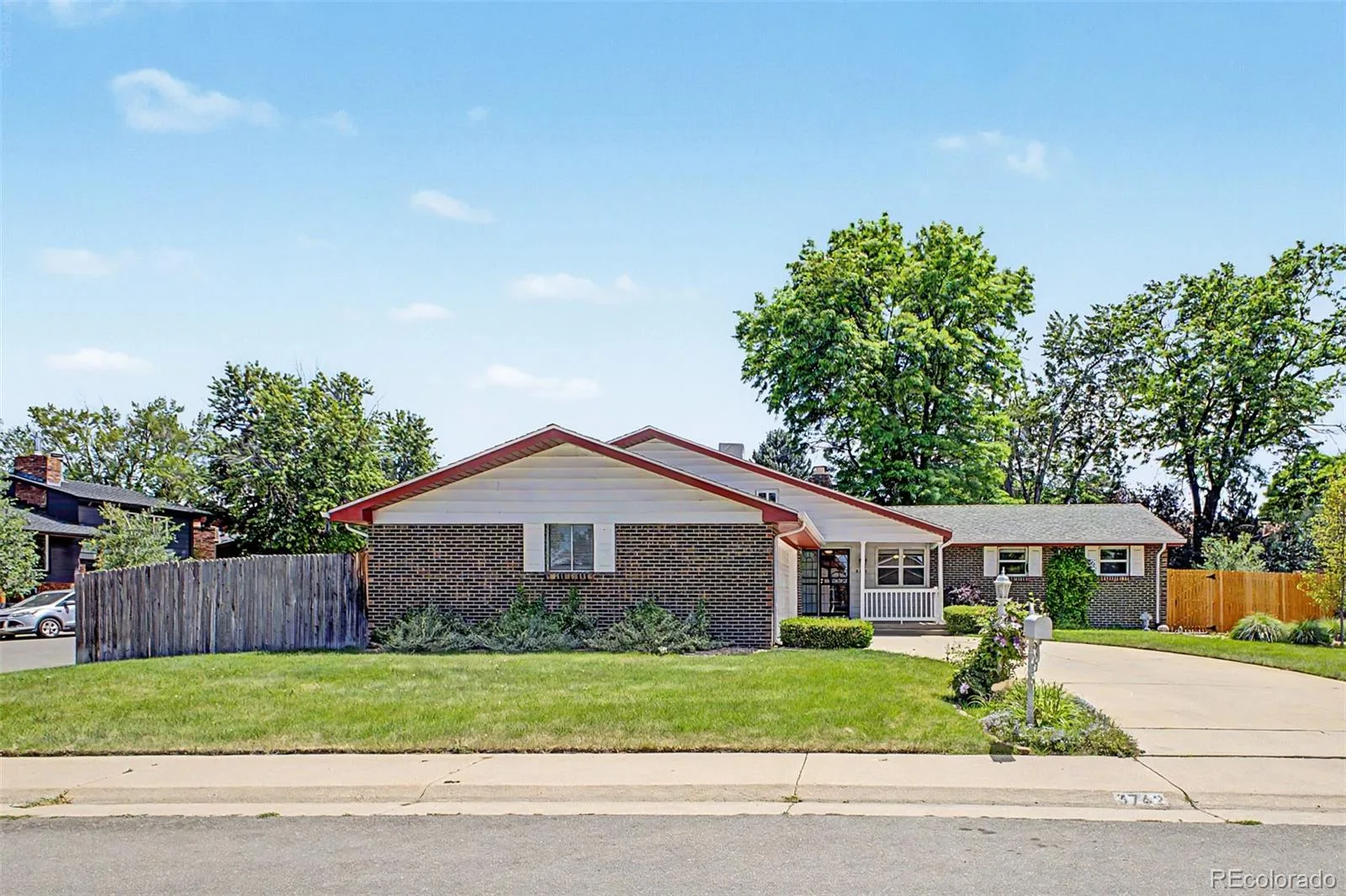 3762 S Benton Way Denver CO 80235 MLS #REC6766026 06112026205726 1600 1