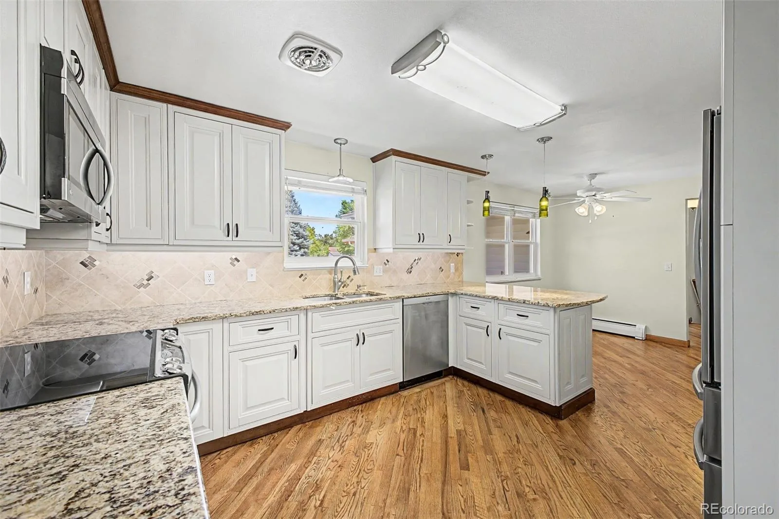3762 S Benton Way Denver CO 80235 MLS #REC6766026 06112026205726 1600 13