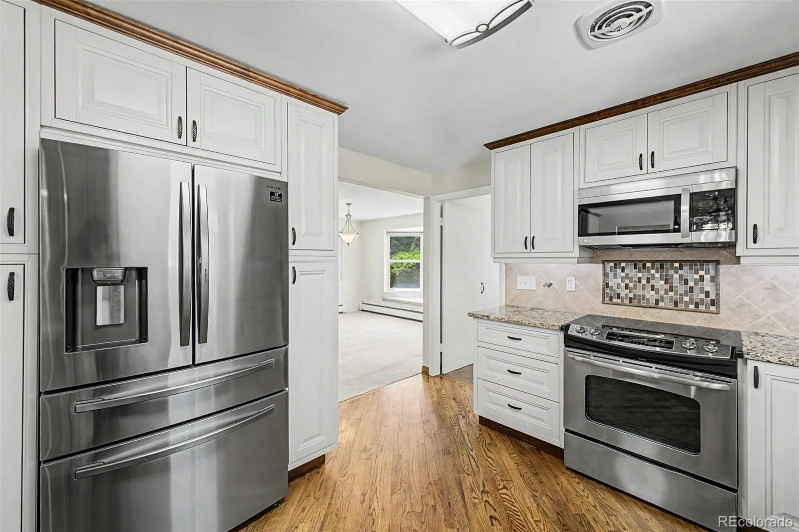 3762 S Benton Way Denver CO 80235 MLS #REC6766026 06112026205726 1600 14