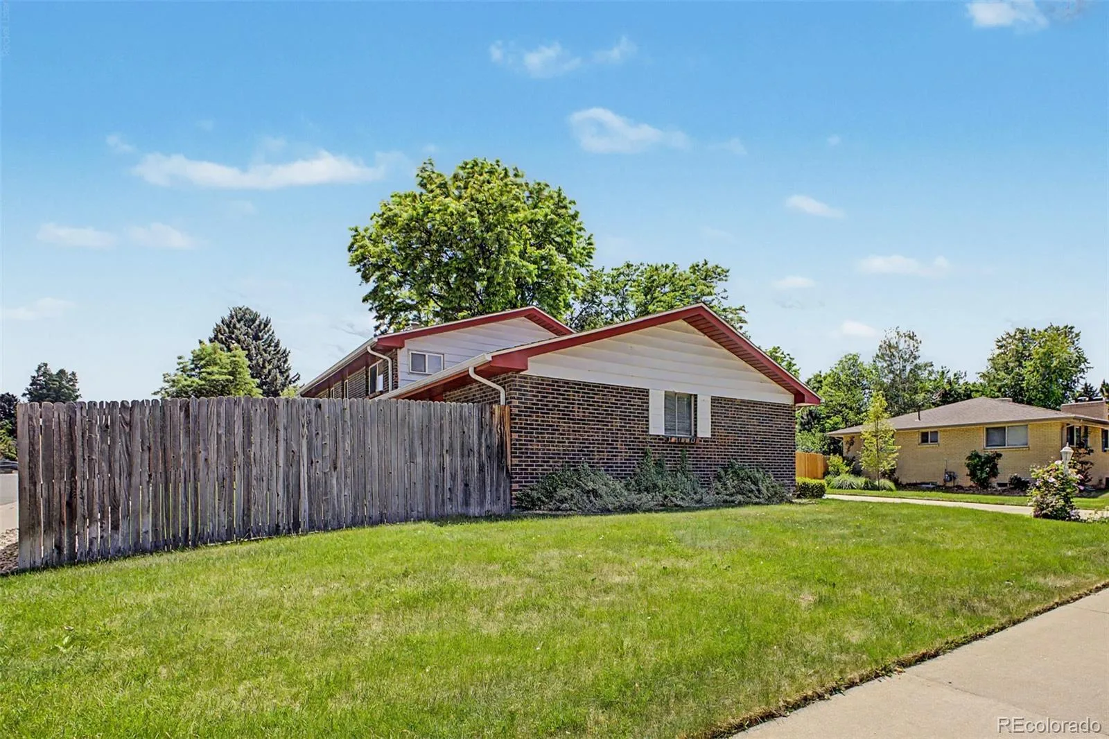 3762 S Benton Way Denver CO 80235 MLS #REC6766026 06112026205726 1600 2