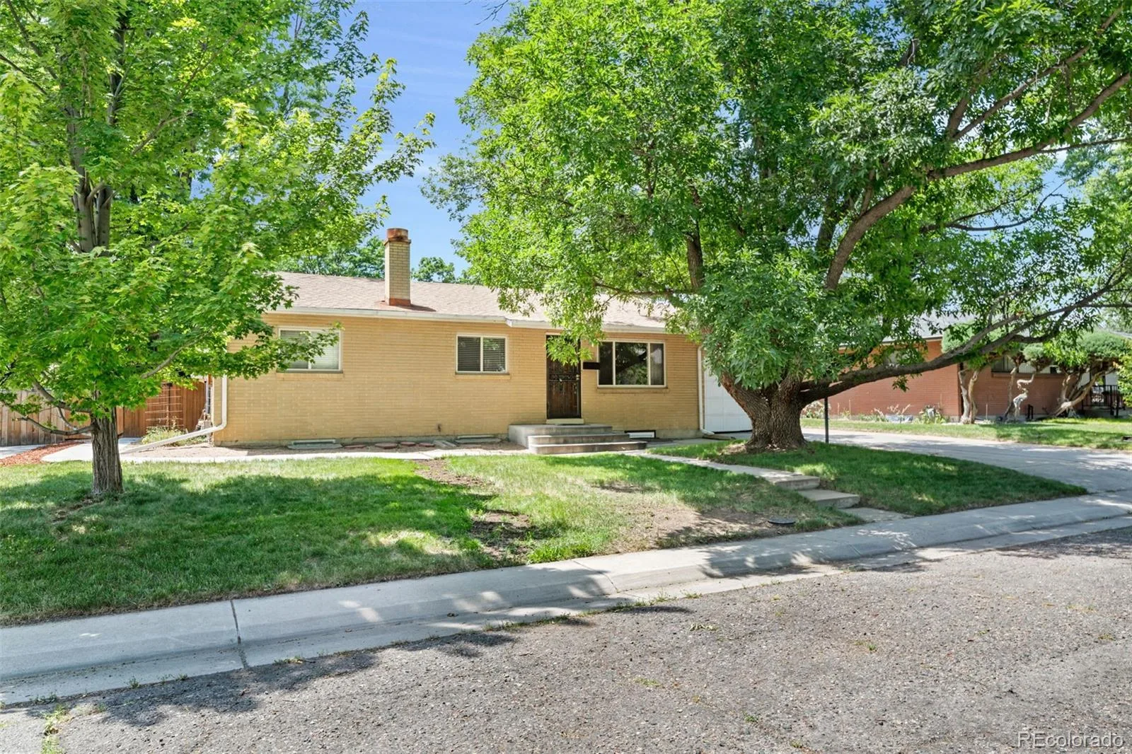 6421 Iris Court Arvada CO 80004 | MLS #REC6772165 07292026164713 1600 27