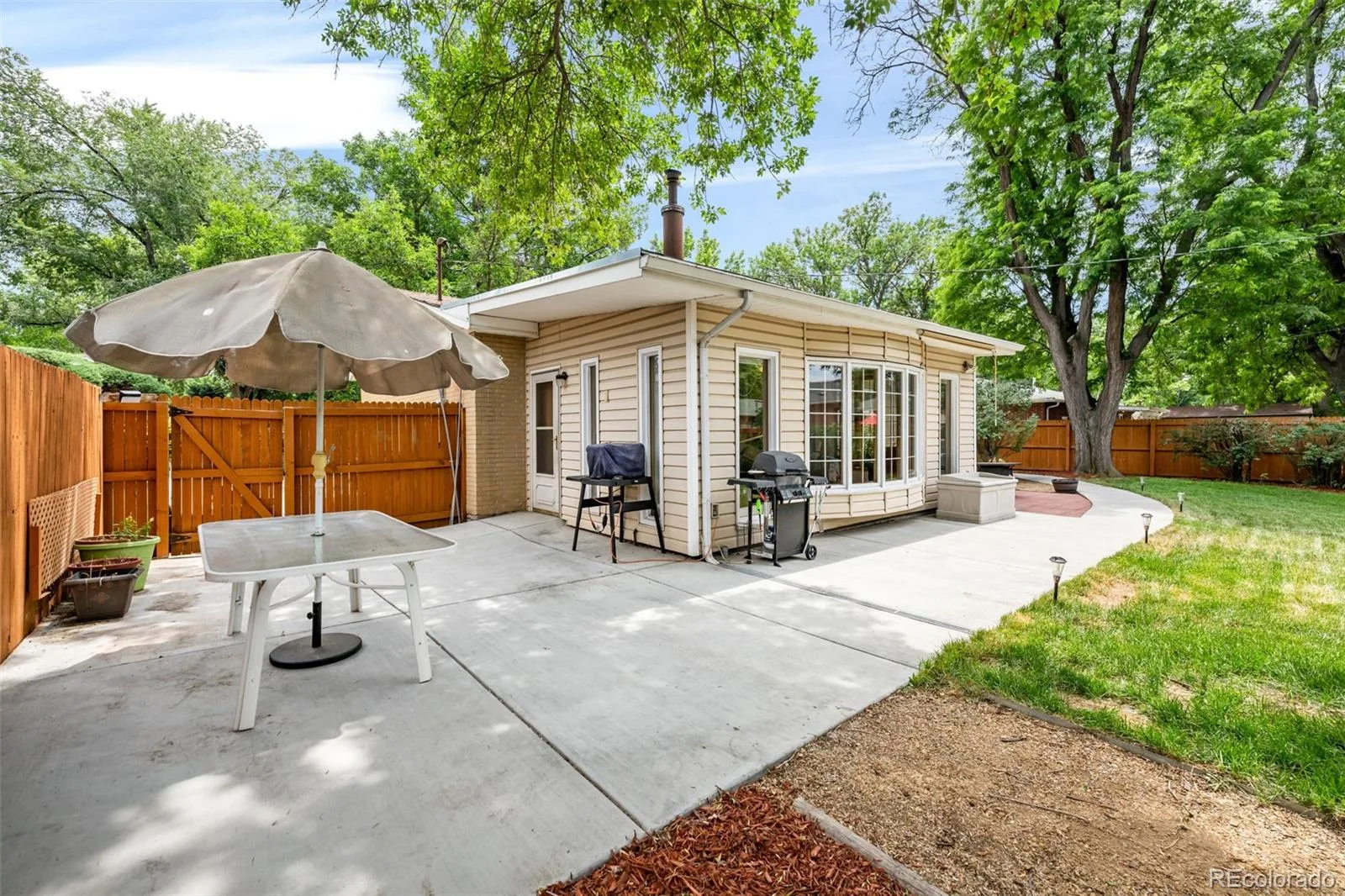 6421 Iris Court Arvada CO 80004 | MLS #REC6772165 07292026164713 1600 31