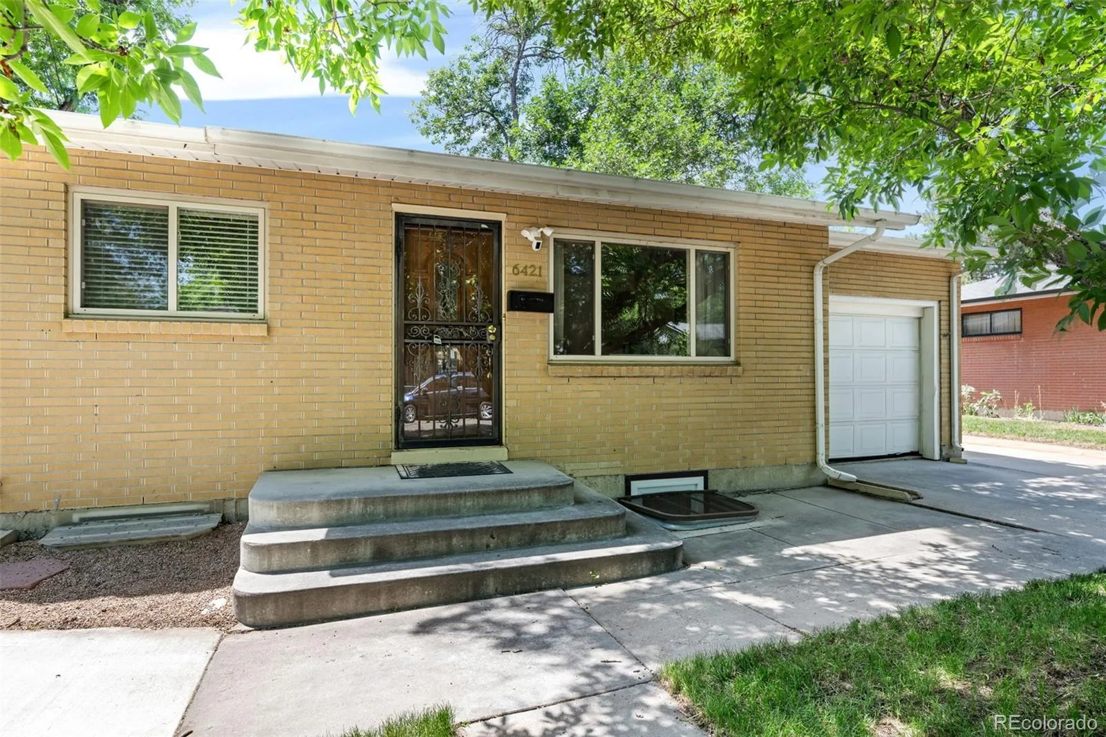 6421 Iris Court Arvada CO 80004 | MLS #REC6772165 07292026164713 1600 33