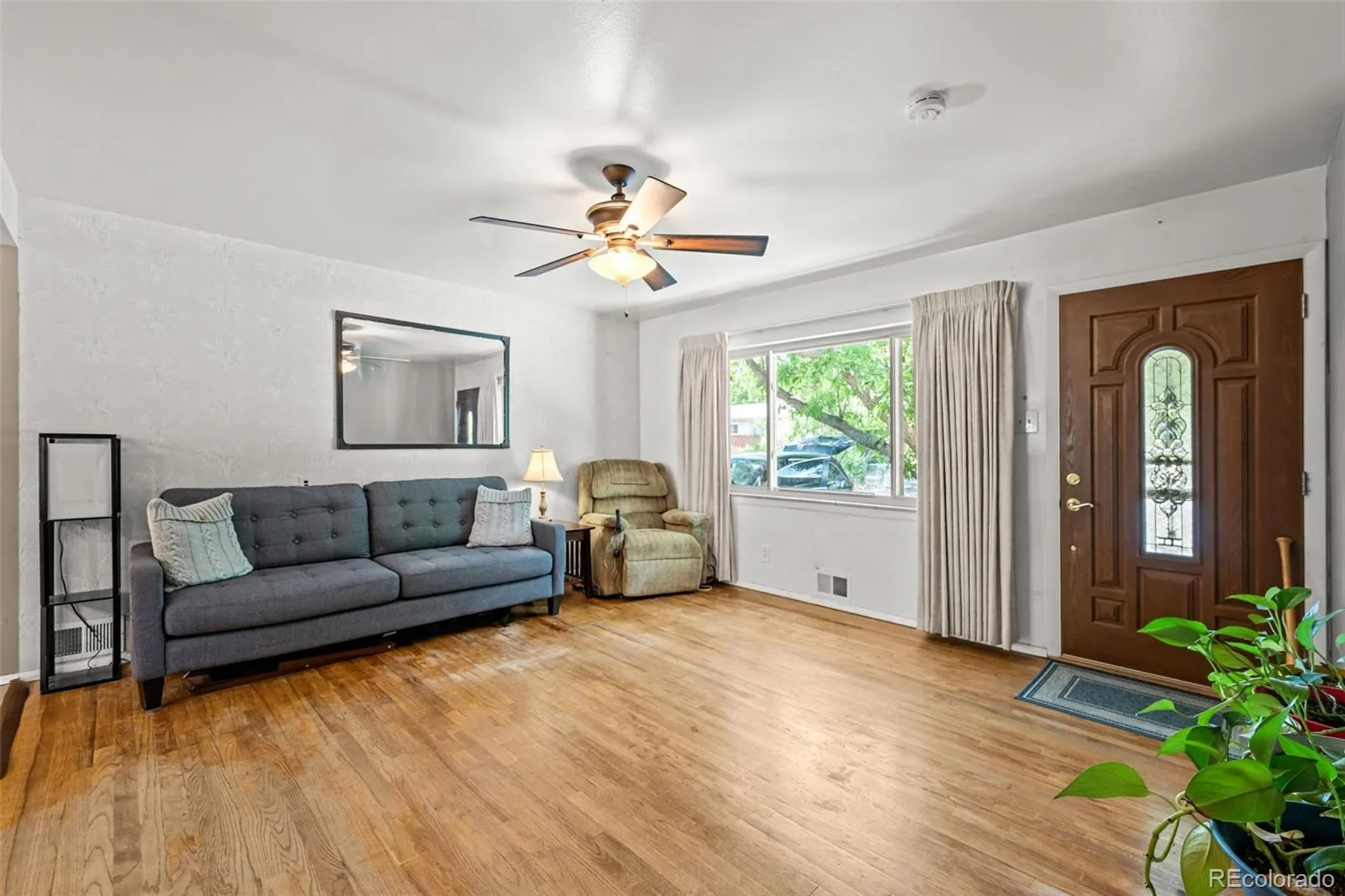 6421 Iris Court Arvada CO 80004 | MLS #REC6772165 07292026164713 1600 4