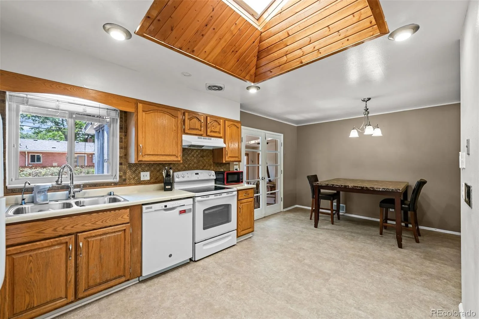 6421 Iris Court Arvada CO 80004 | MLS #REC6772165 07292026164713 1600 6