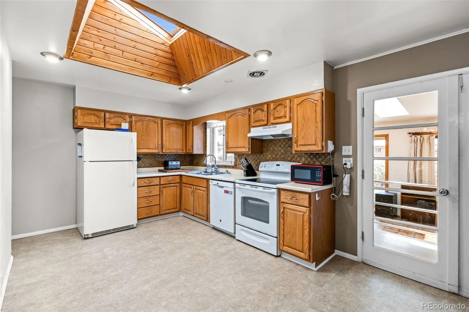 6421 Iris Court Arvada CO 80004 | MLS #REC6772165 07292026164713 1600 7
