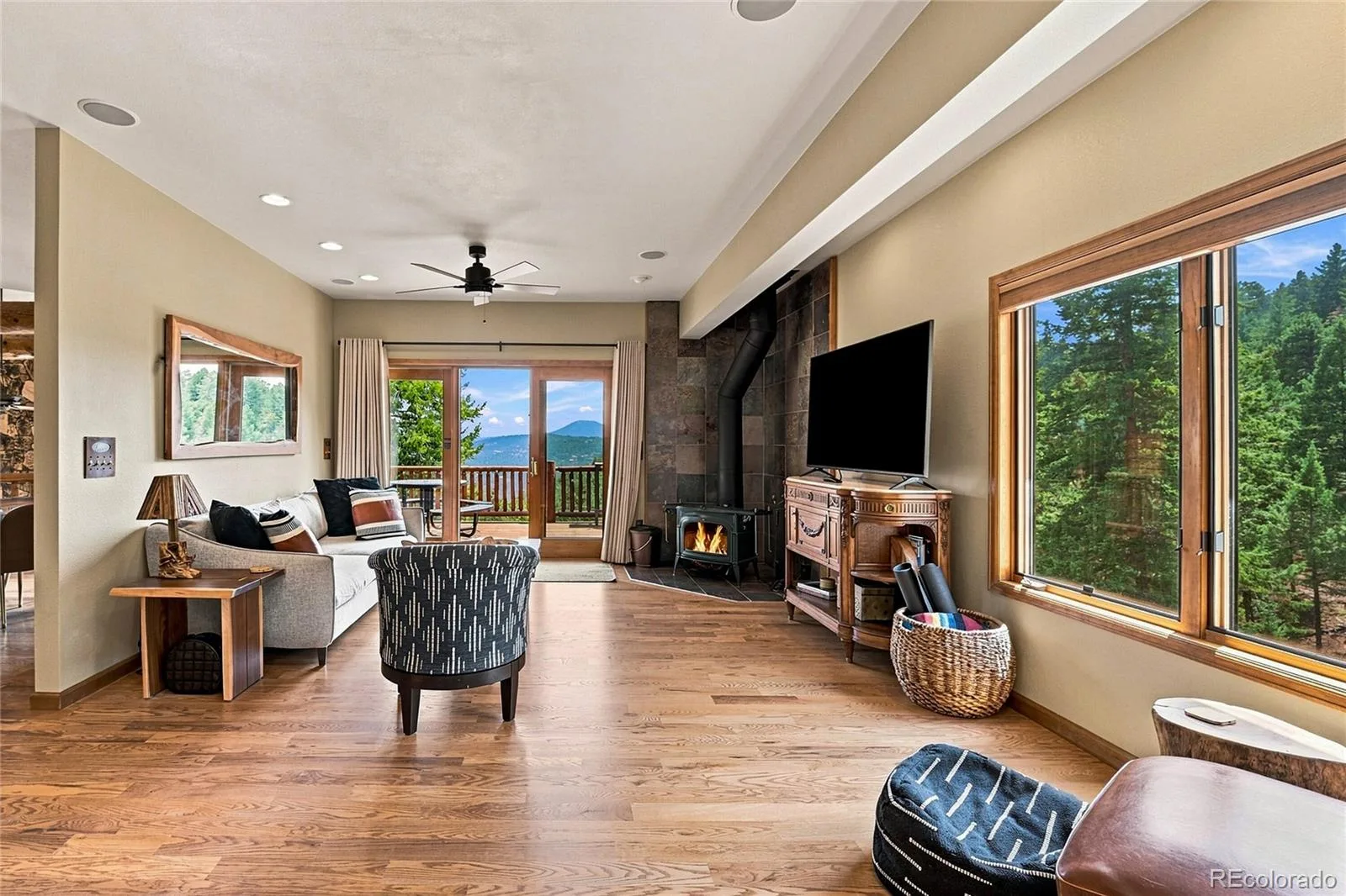 30937 Isenberg Lane Evergreen CO 80439 | MLS #REC6772359 08252026164031 1600 23